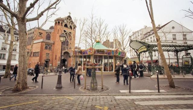 Montmartre abbesses-artist village
