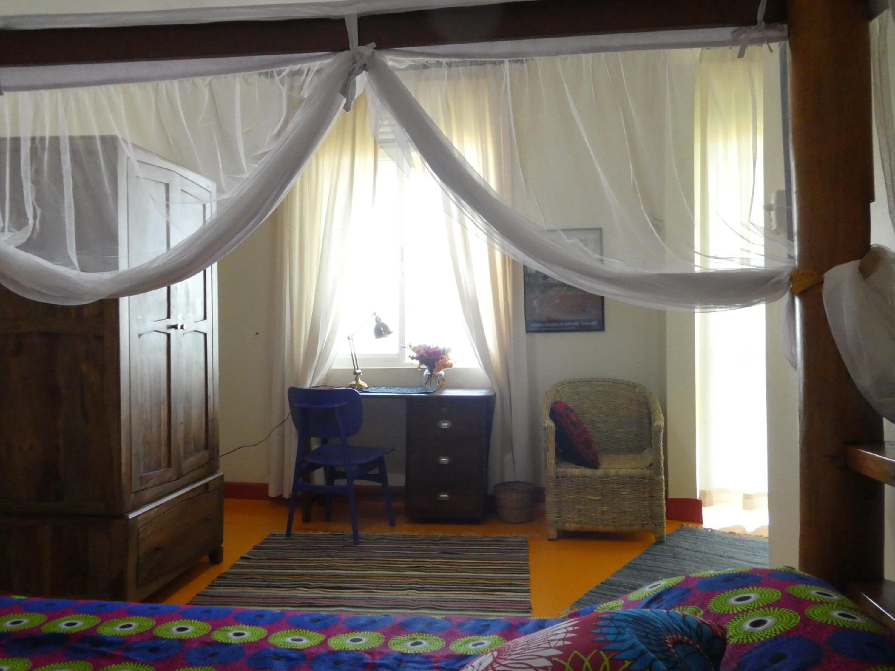 Pineapple Guest House Entebbe view 4