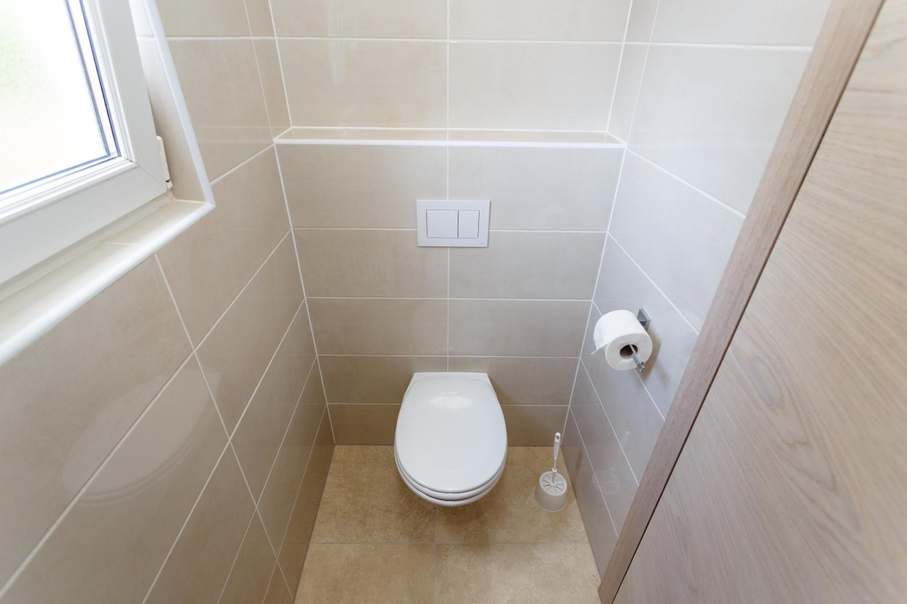 Olivea en Krk — bathroom