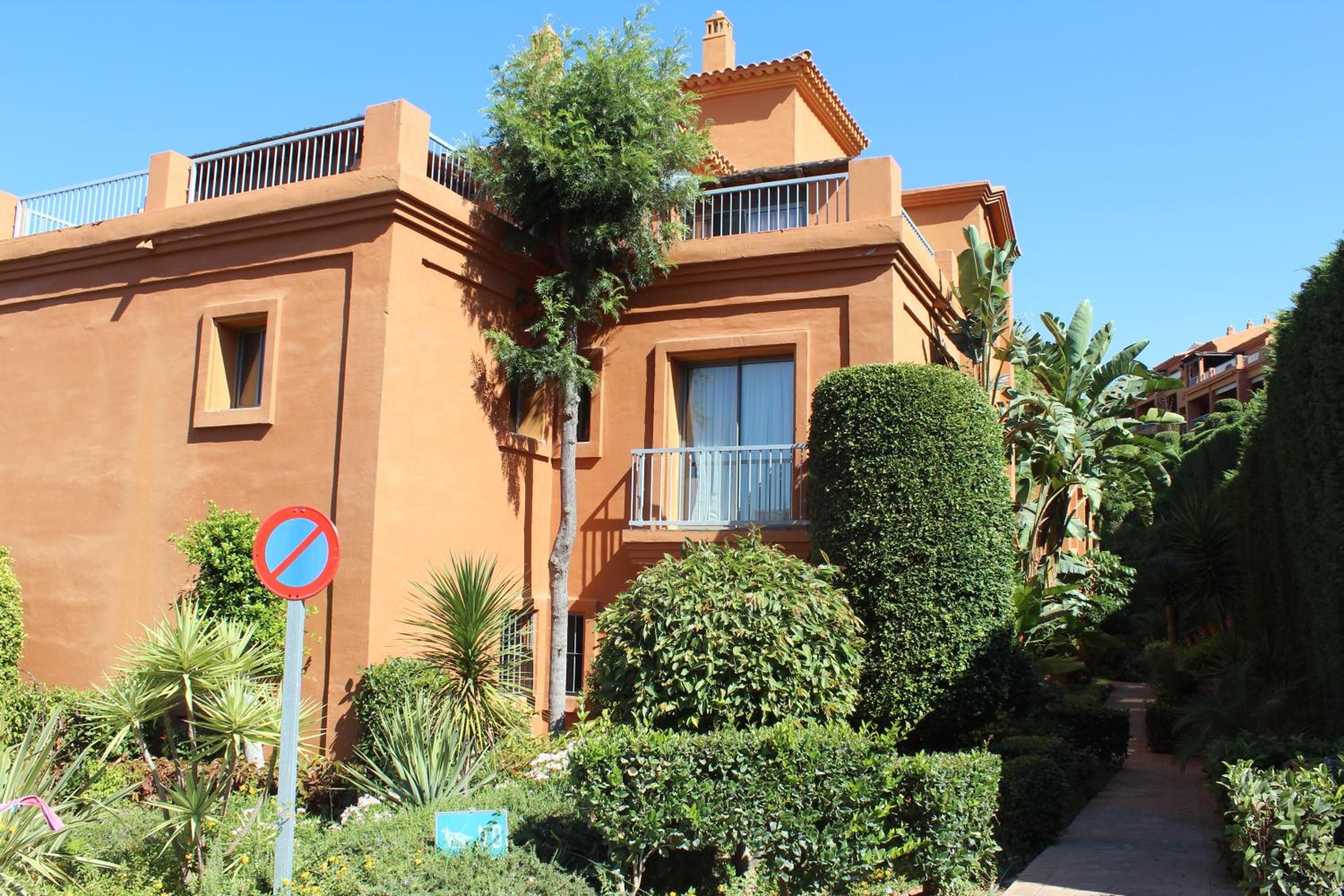 Benatalaya Estepona