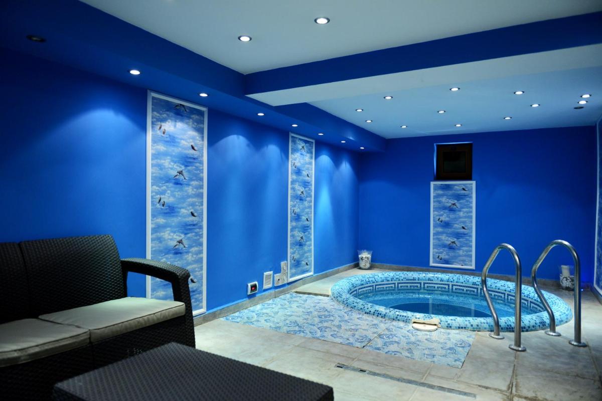 indoor pool