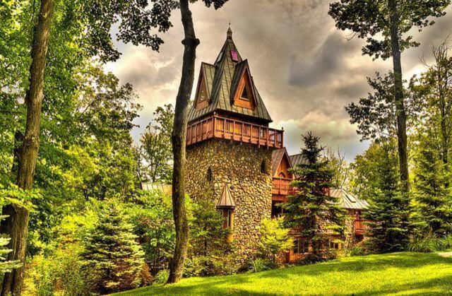Landoll's Mohican Castle