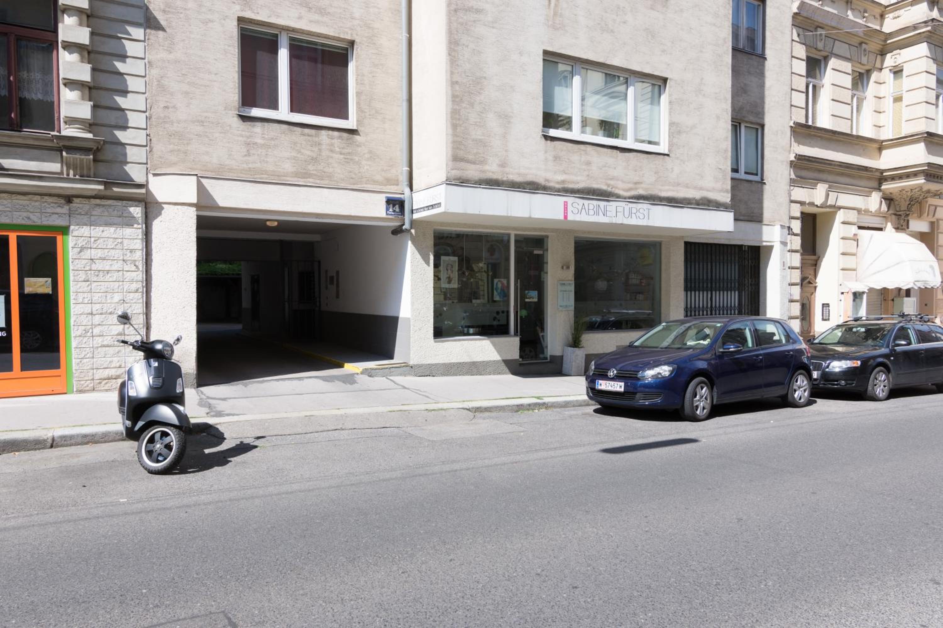 Modern Apartment at Rathaus