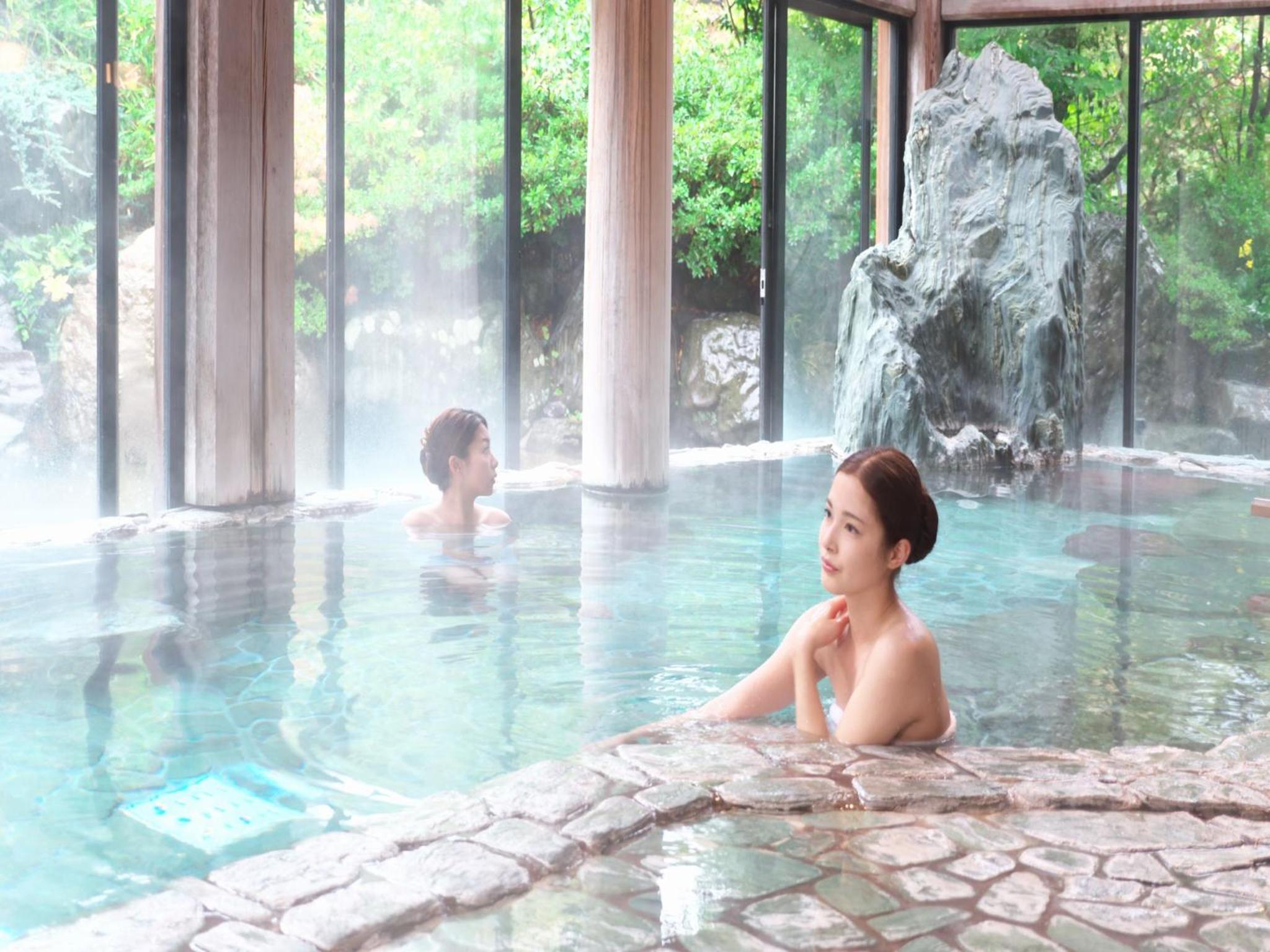 Yuraku Hotel