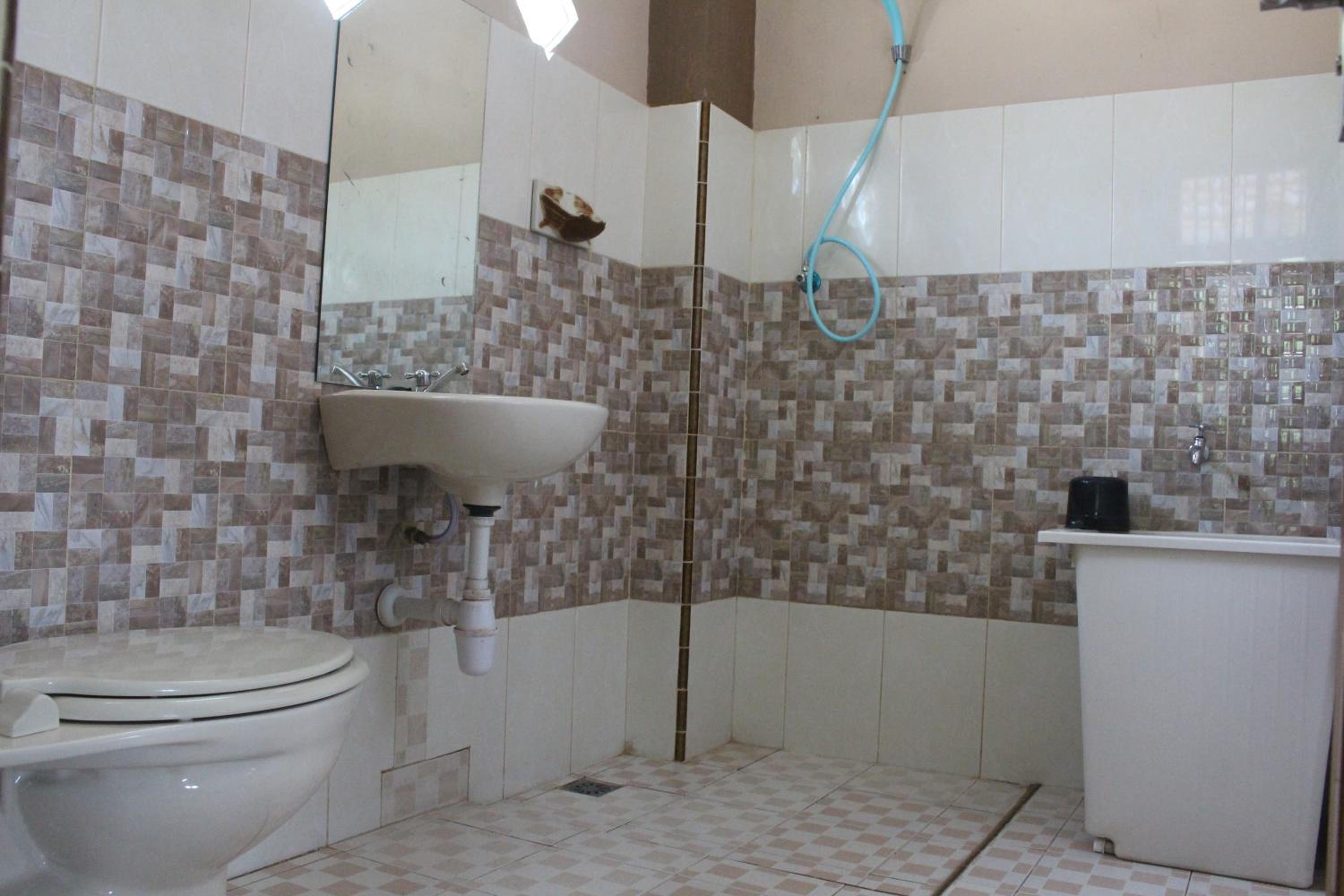 Fidodido Guesthouse Jungle trekking only book with us if you stay on here