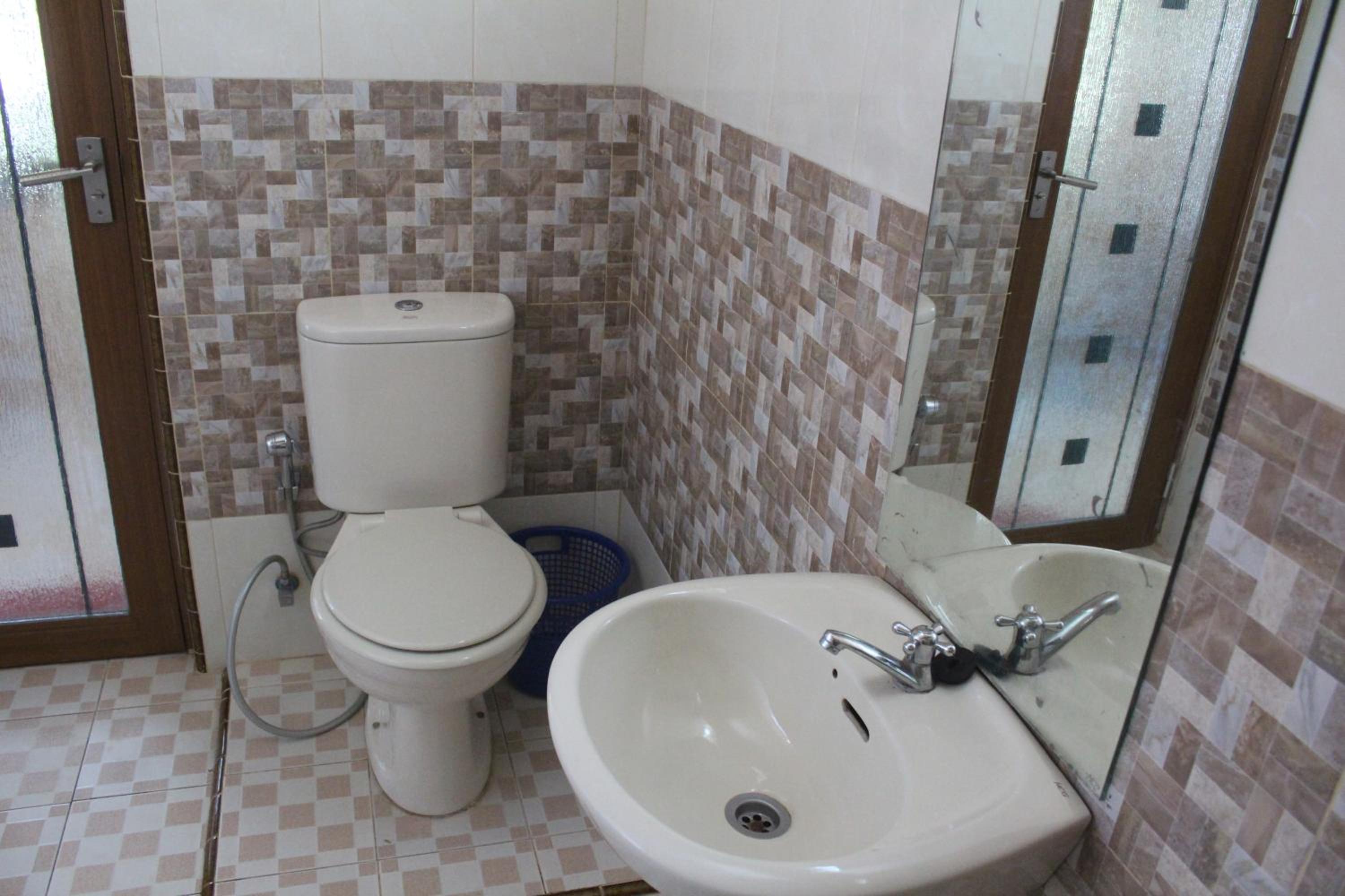 Fidodido Guesthouse Jungle trekking only book with us if you stay on here