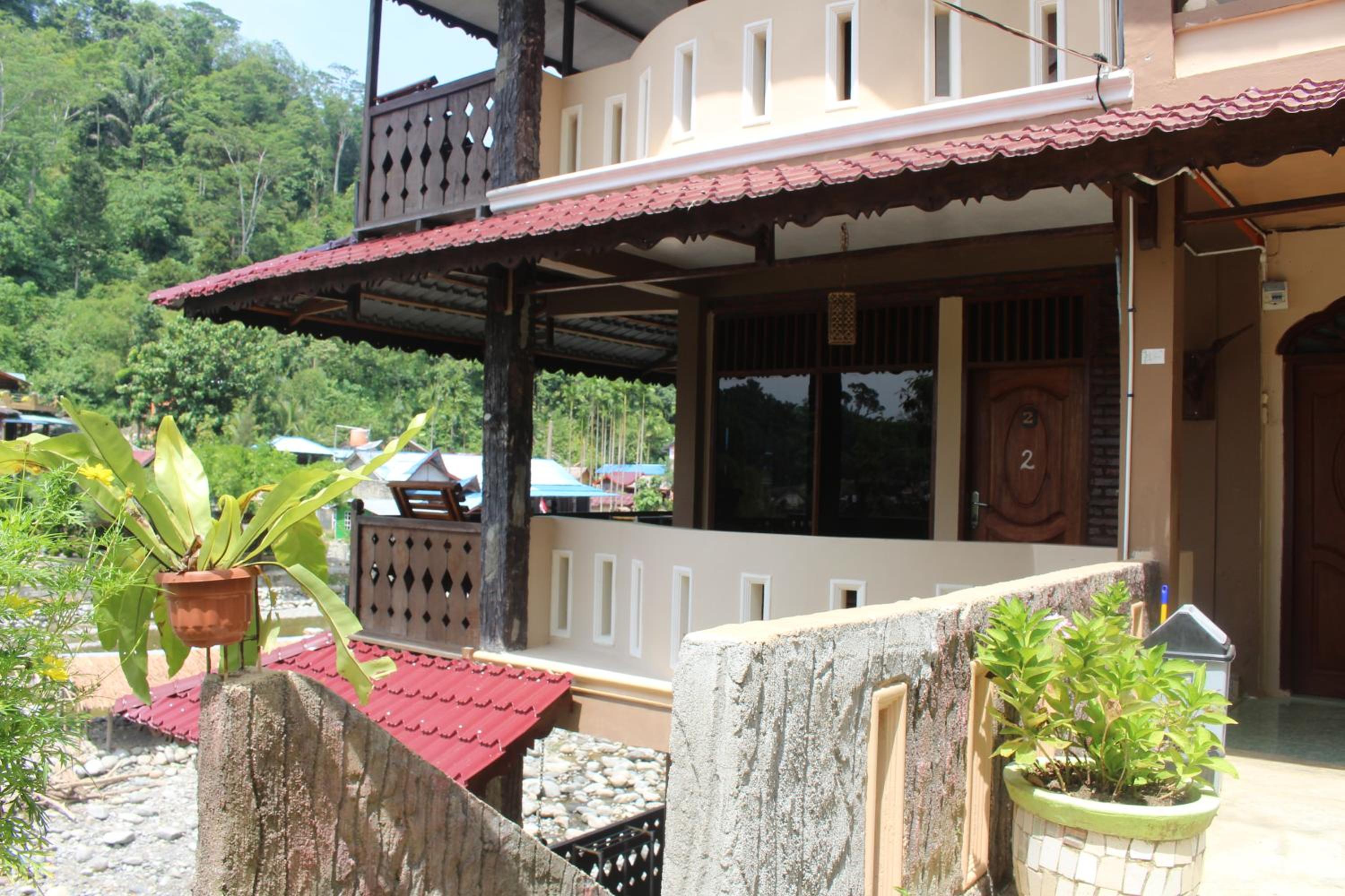 Fidodido Guesthouse Jungle trekking only book with us if you stay on here