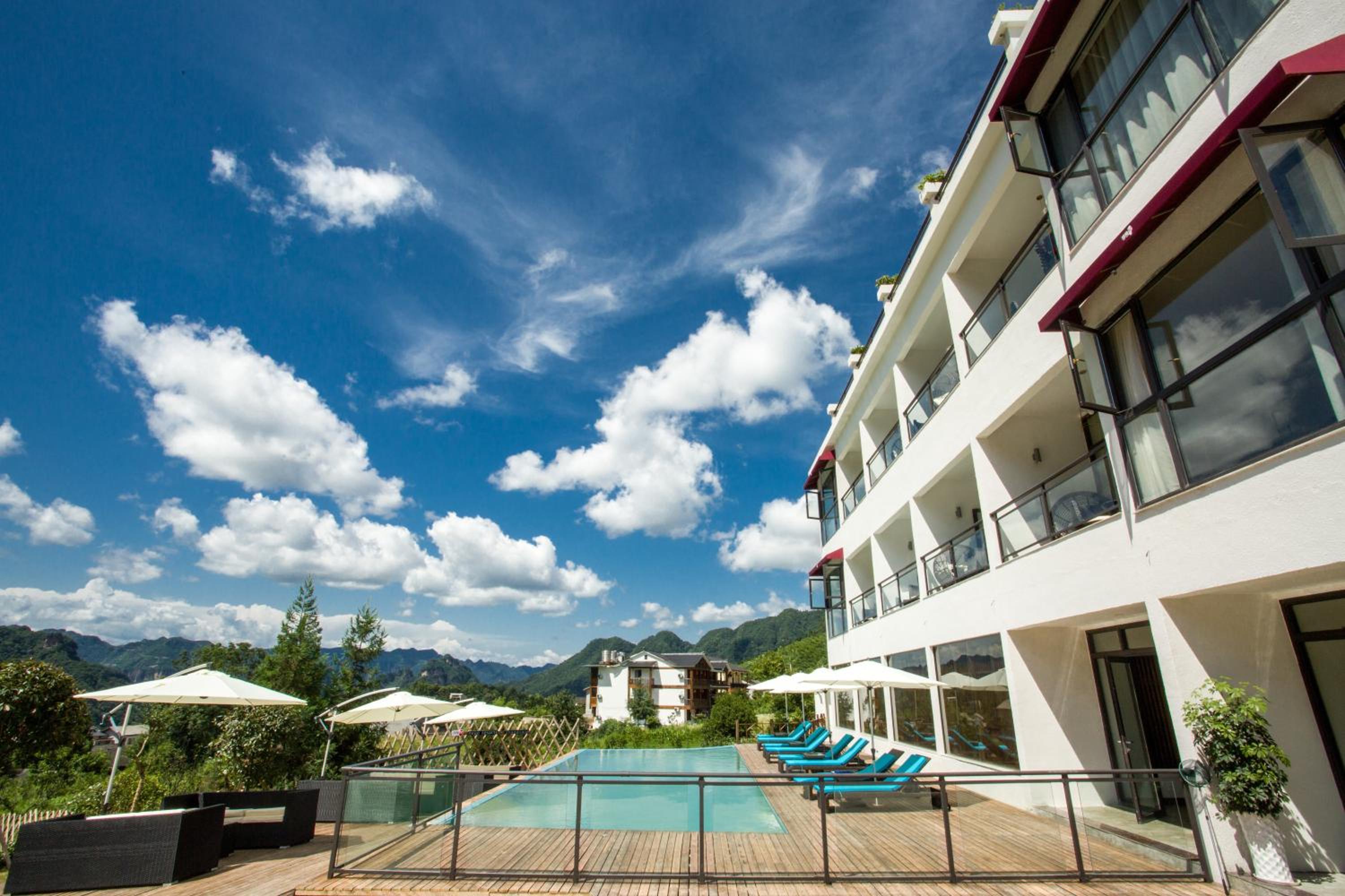 Zhangjiajie National Park Nvue Resorts