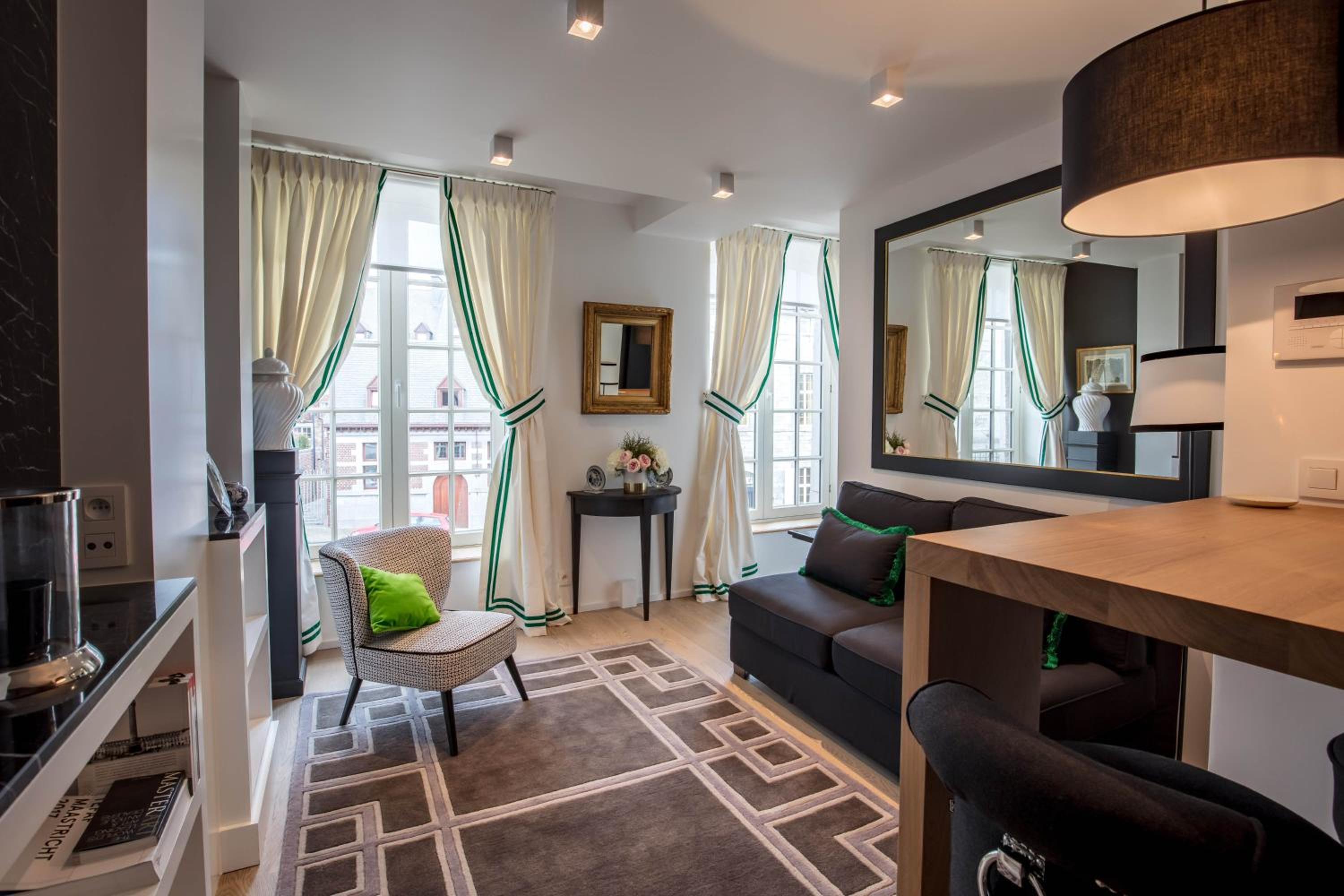 Faubourg Saint Martin - Image 4