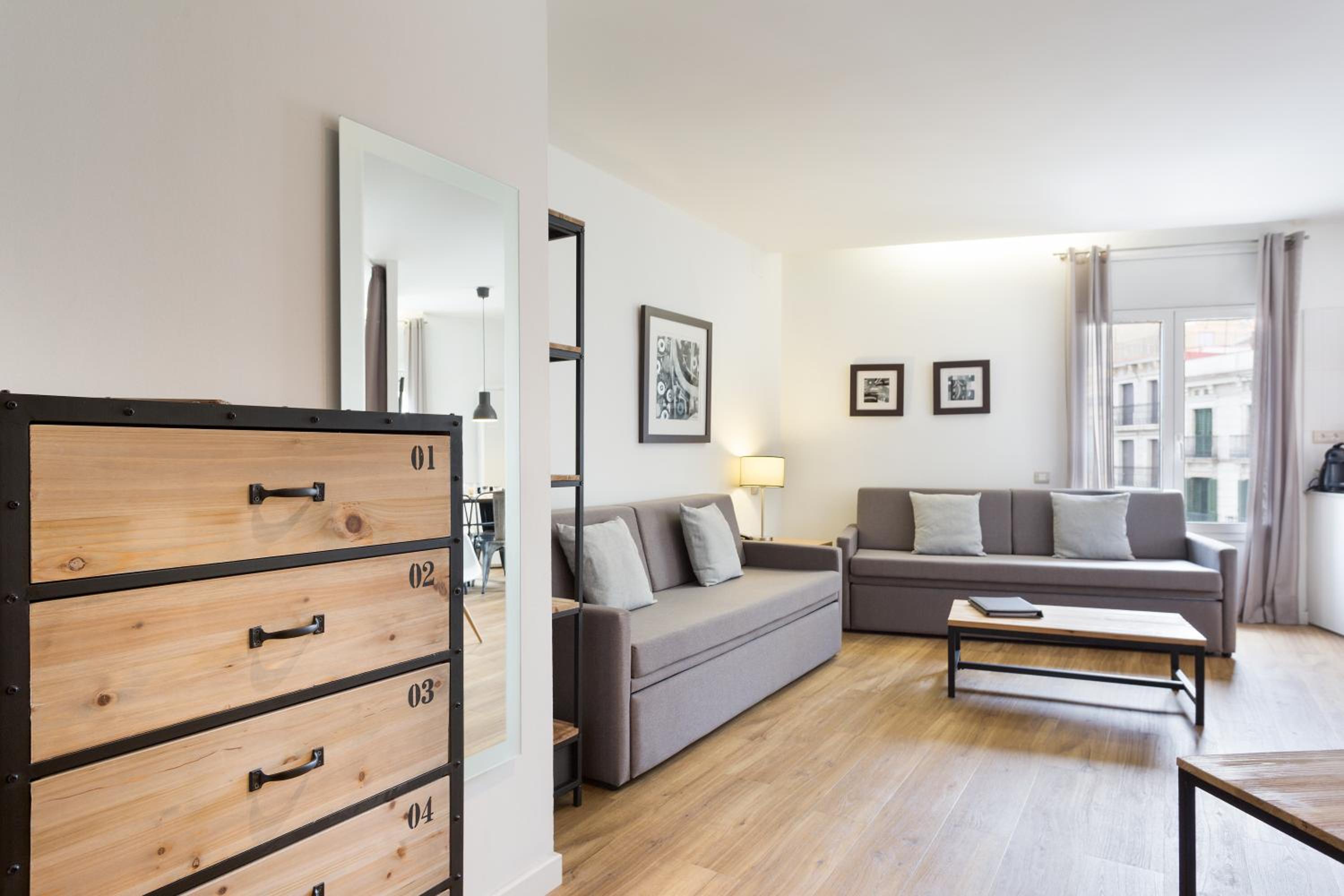 Amister Apartments