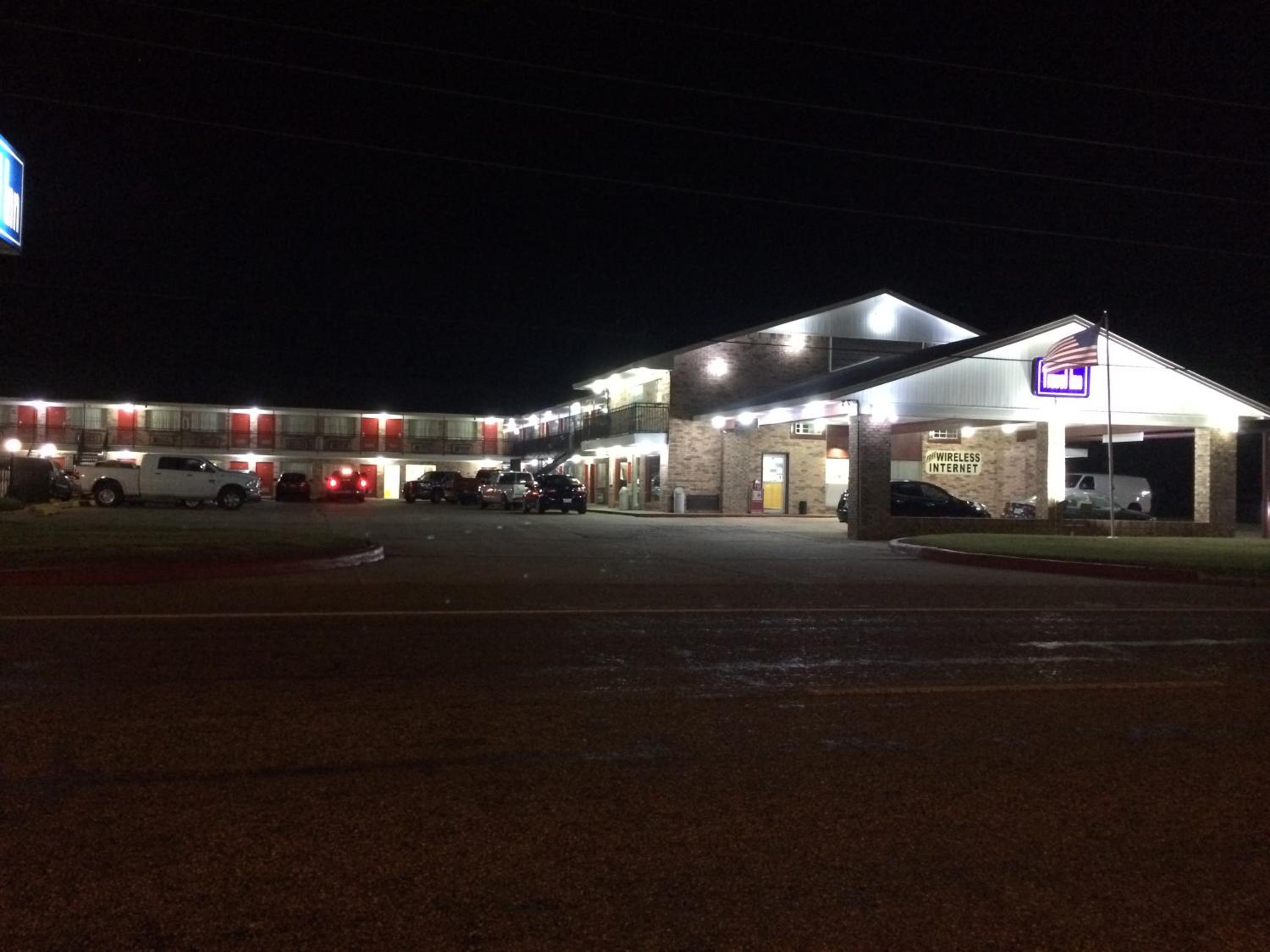 Travel Inn & Suites, photo 21