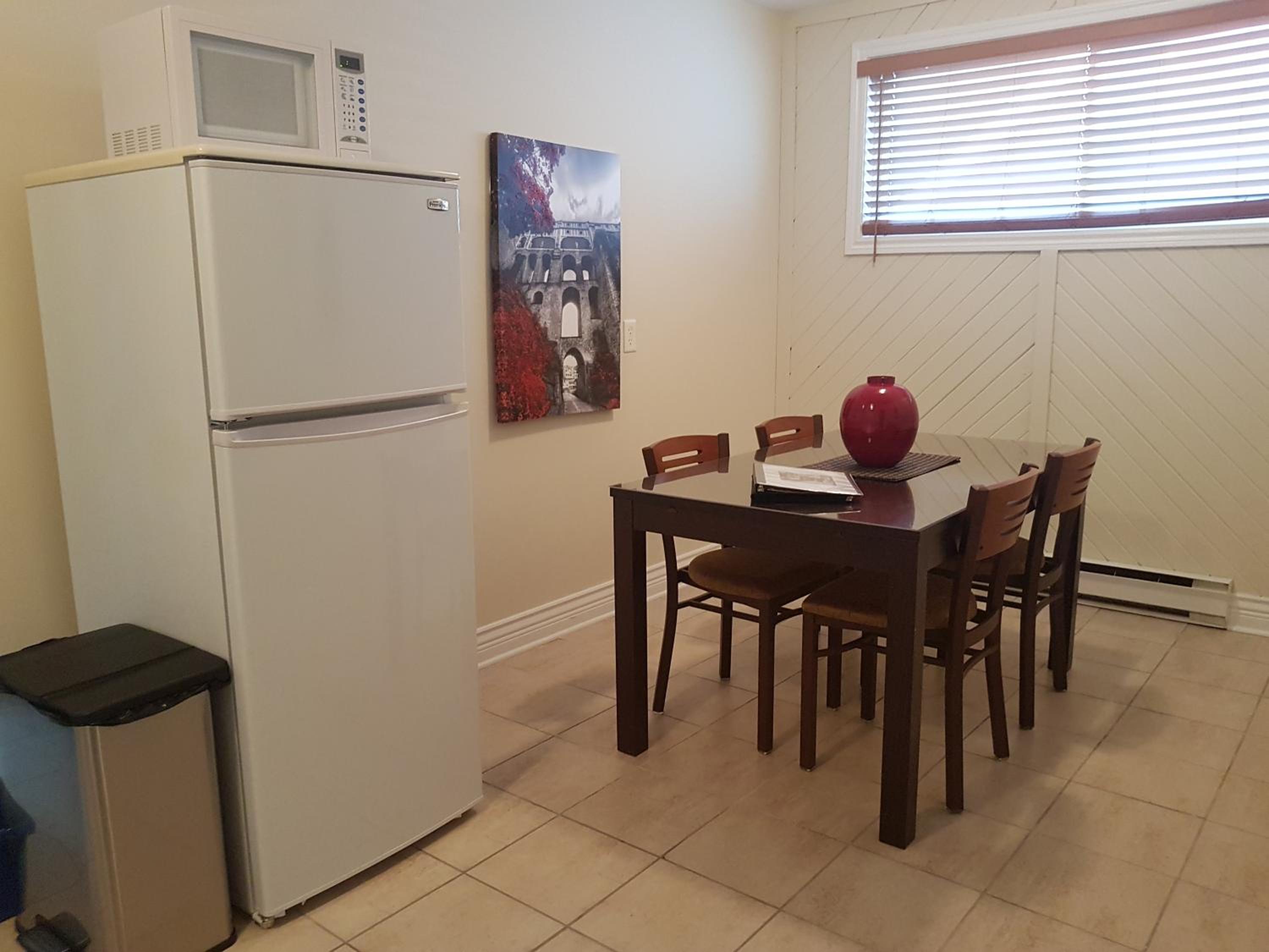 1-Bedroom Apartment Sweet #3 by Amazing Property Rentals view 2