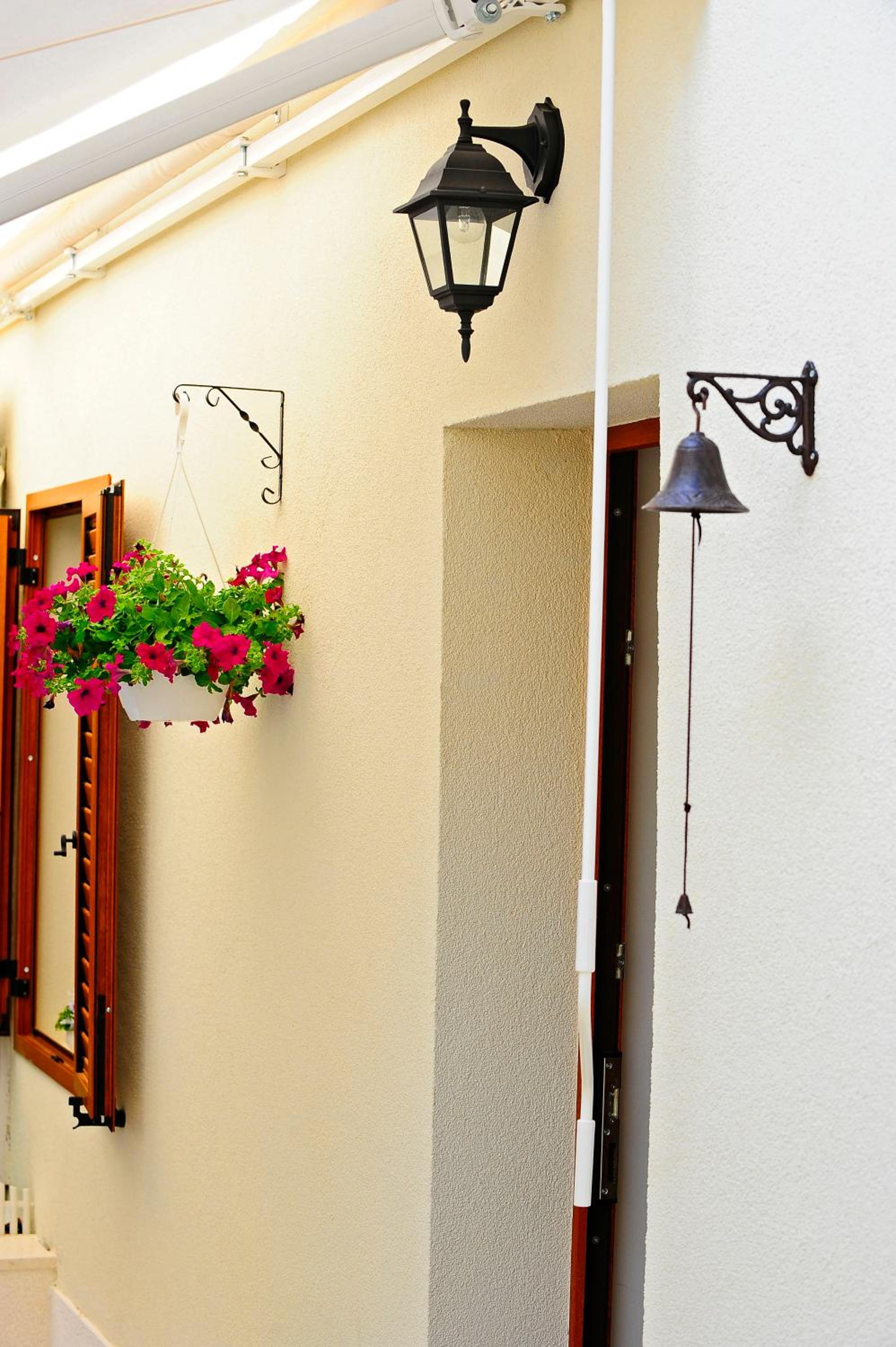Luxury Apartment Dvor view 3