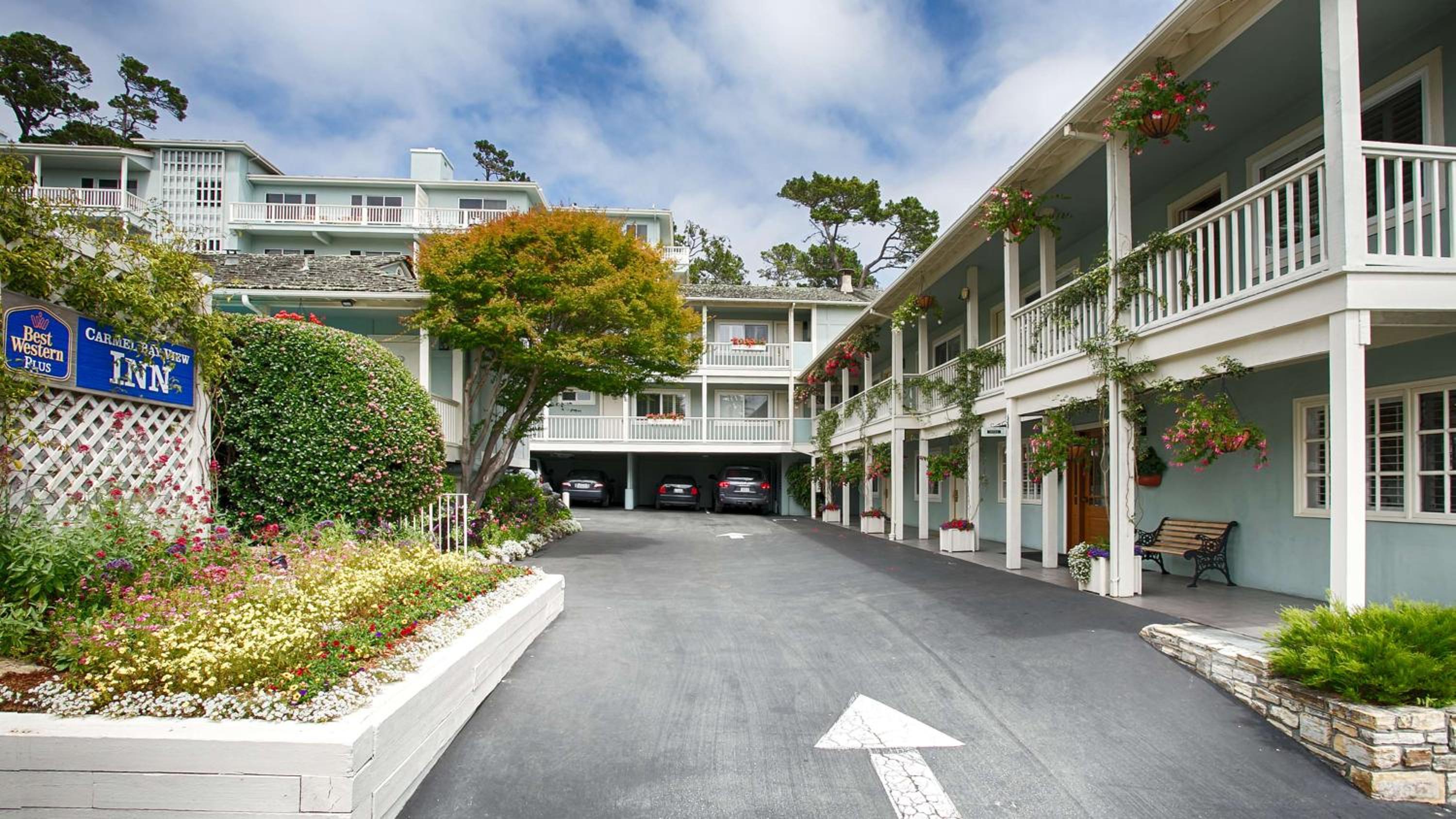 Hotel Carmel Bay View Inn - Image 1