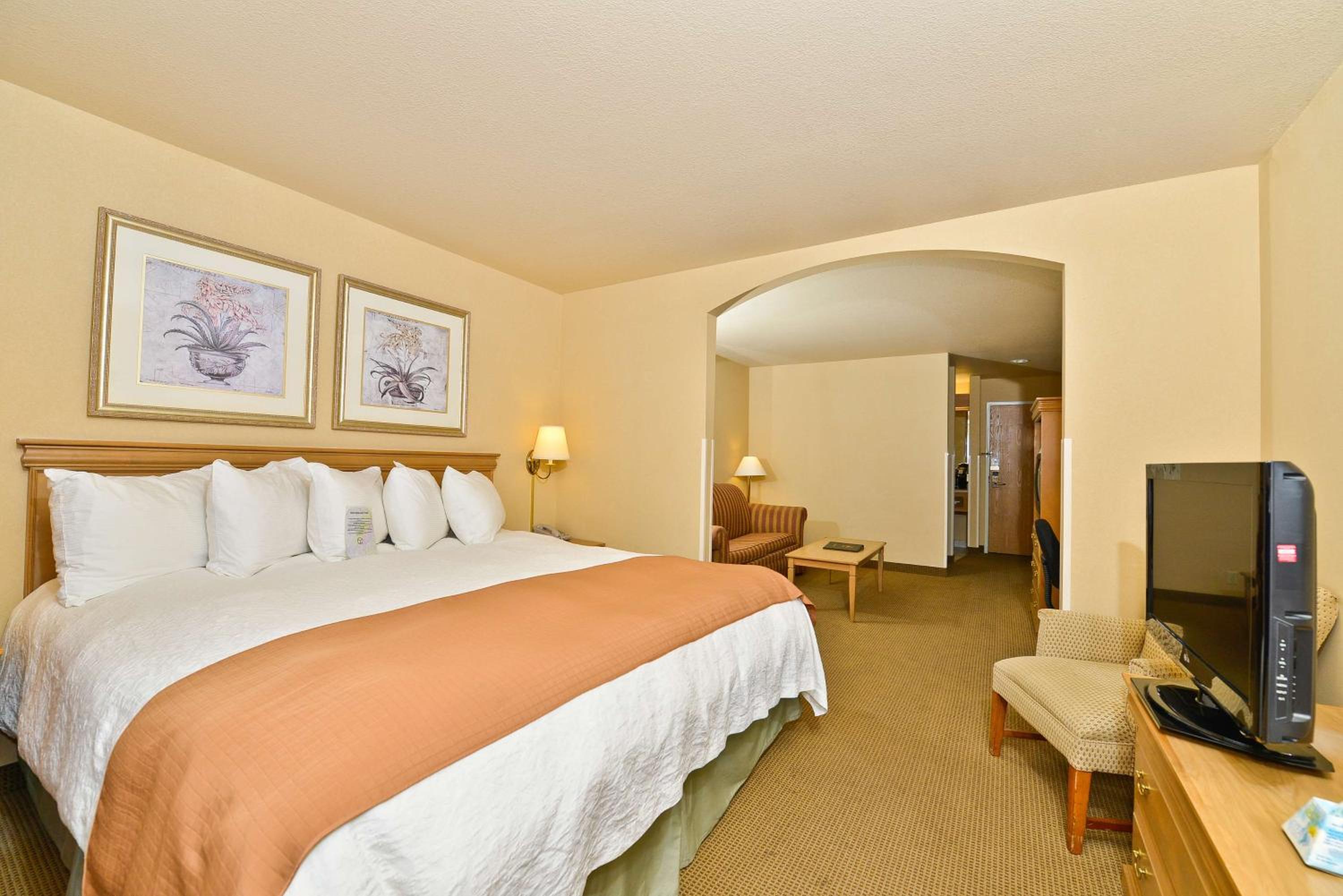 Best Western Plus Caldwell Inn  Suites - Property Image 8
