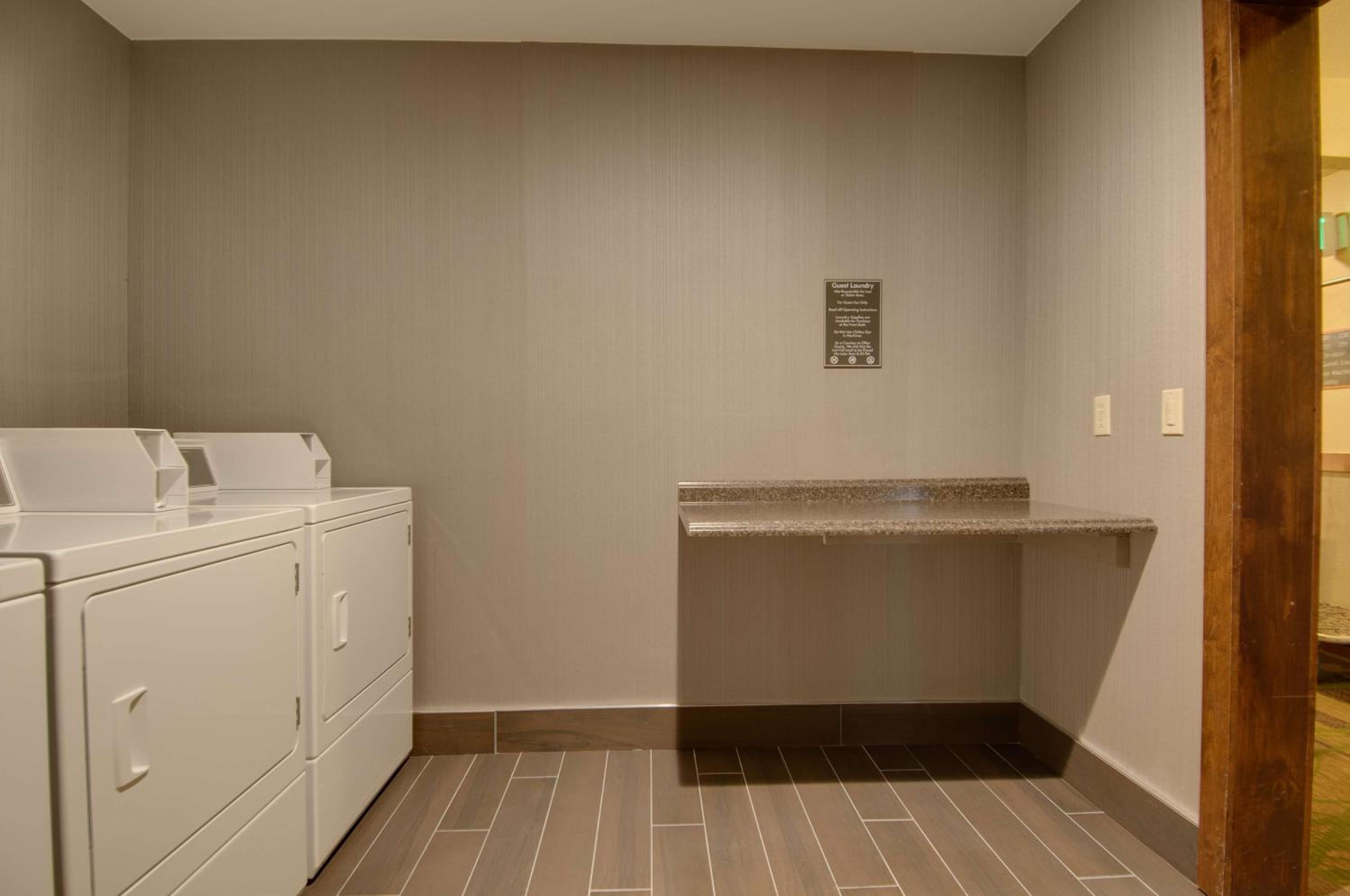 Lake Tahoe Vacations - Best Western Plus Truckee-Tahoe Hotel - Property Image 8