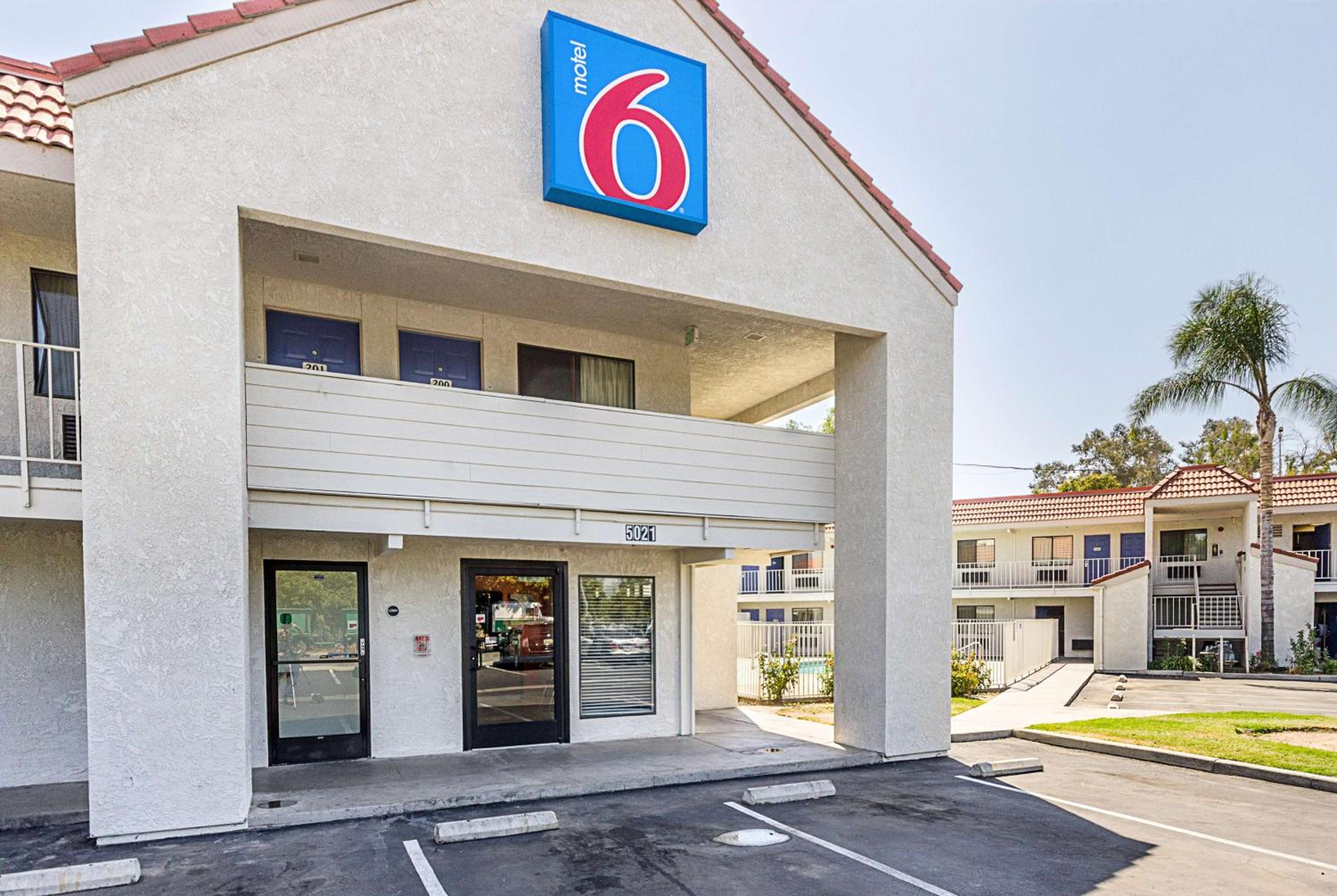 Hotel Motel 6-Fresno, CA - Image 1