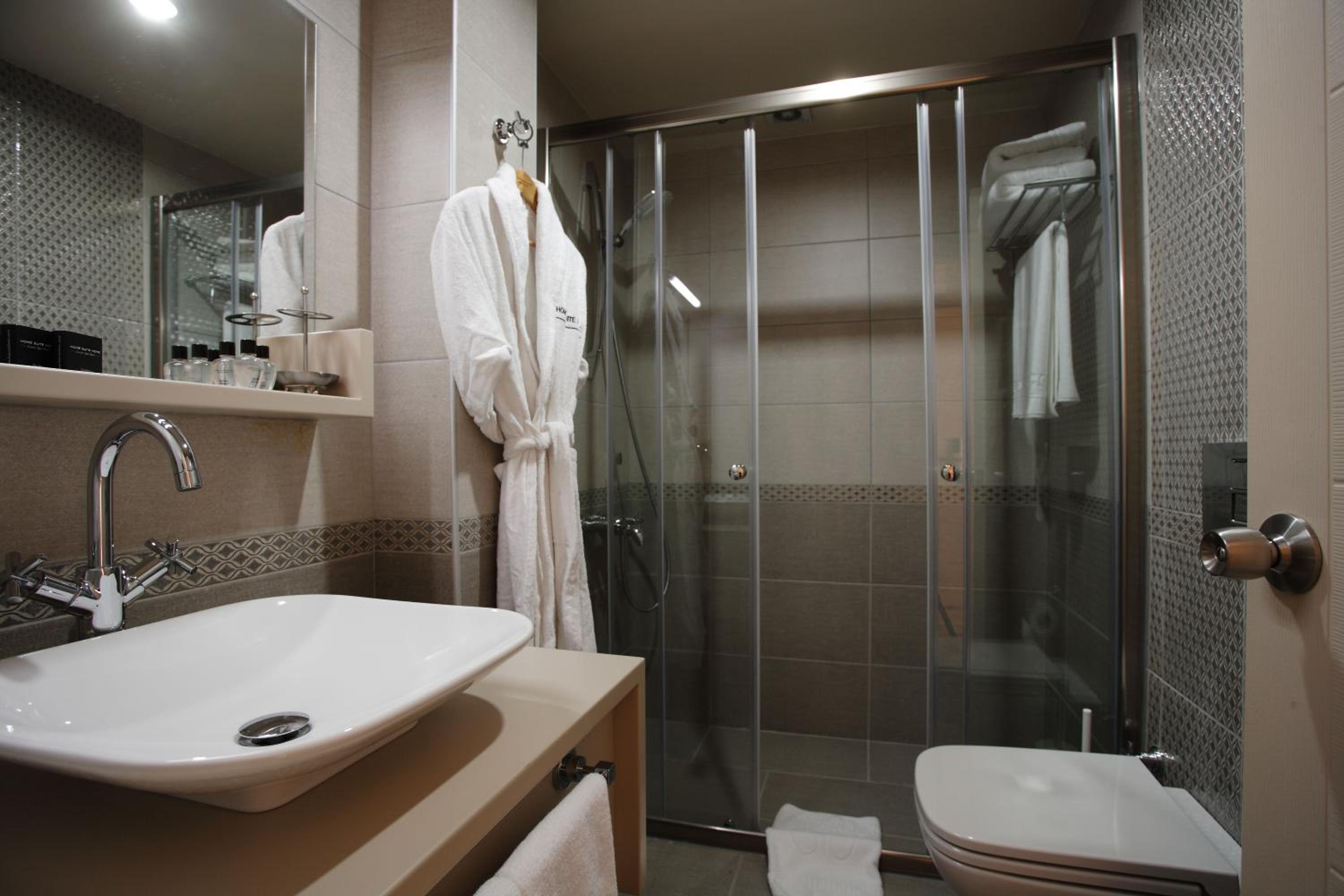 Home Stay Home Sisli - Image 17