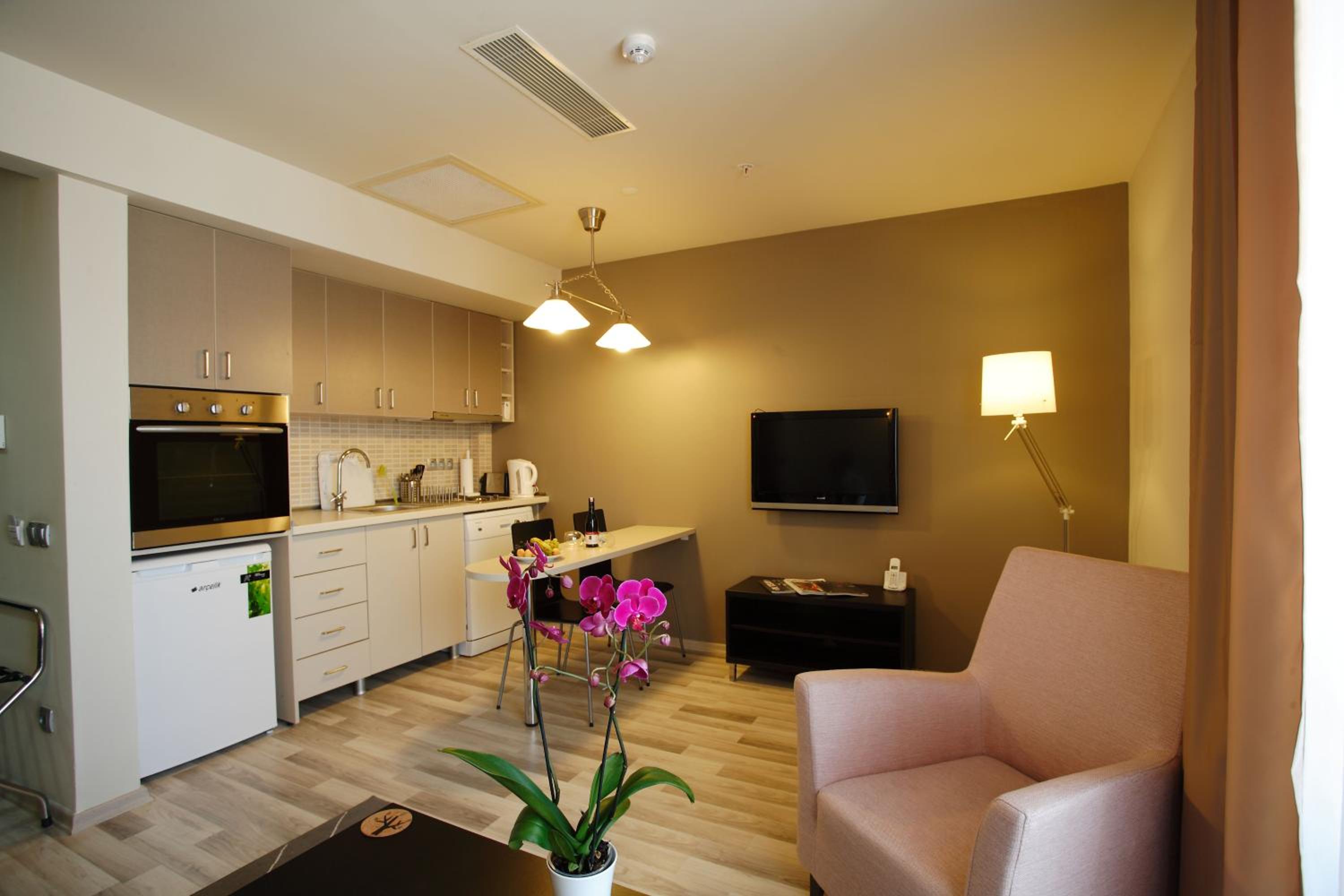 Home Stay Home Sisli - Image 8