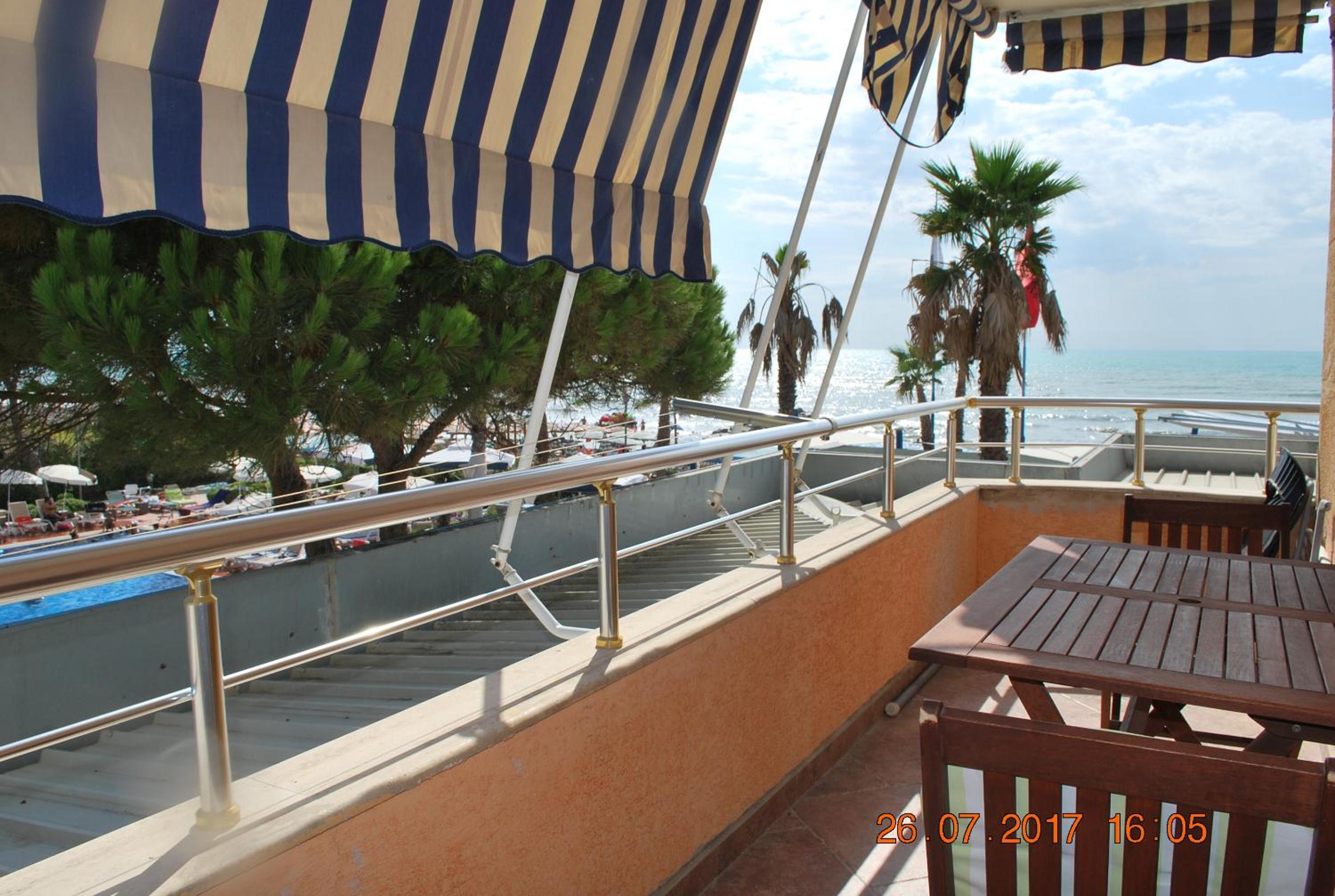 Fiona's Sea View Apartment