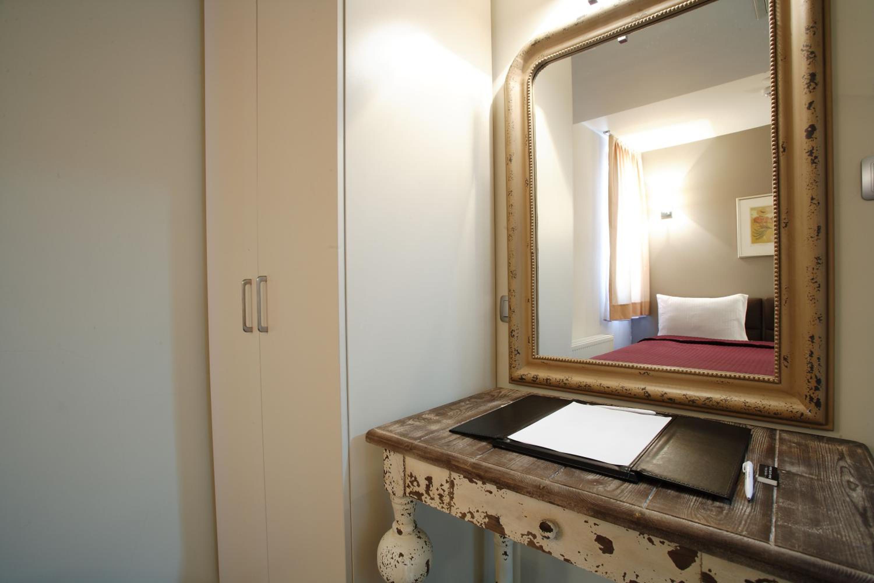 Home Stay Home Sisli - Image 5