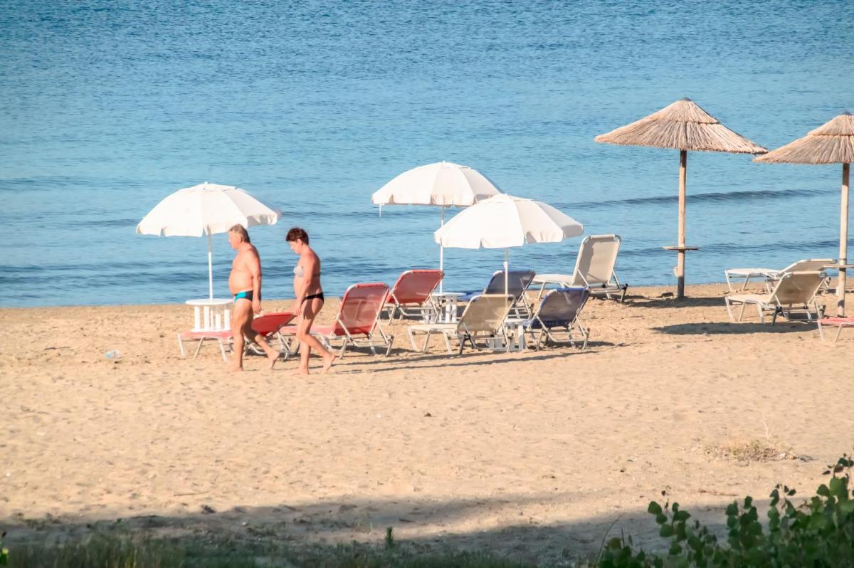 Cavos Beach House