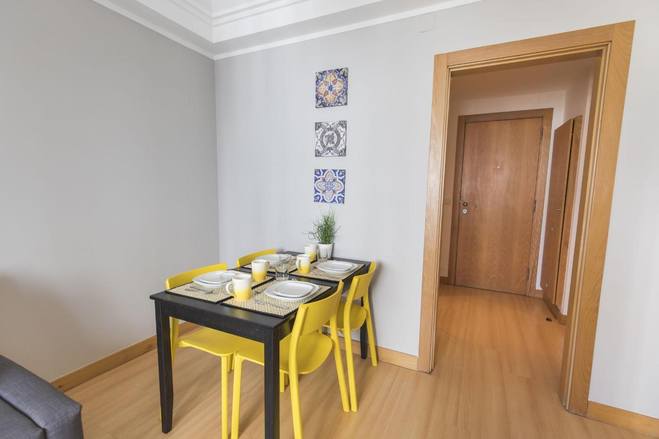 LovelyStay - Charming Marques Flat view 4