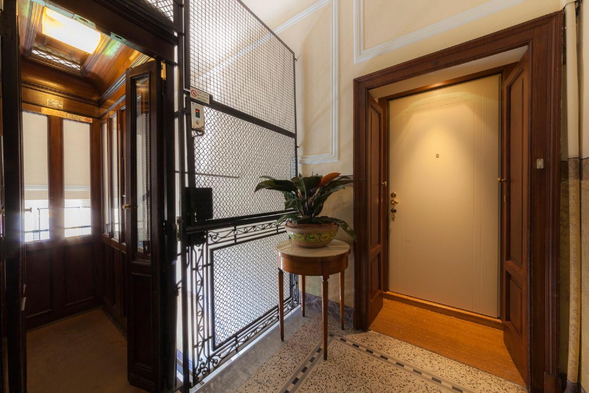 Bronzino House