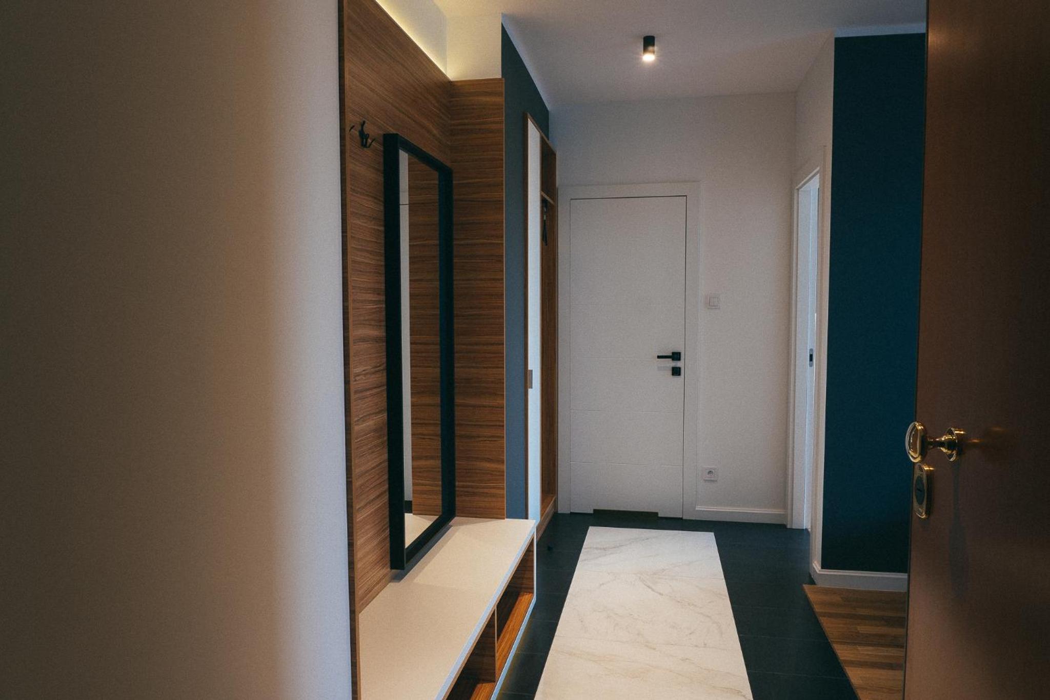 Grey Apartment Kołowa view 4