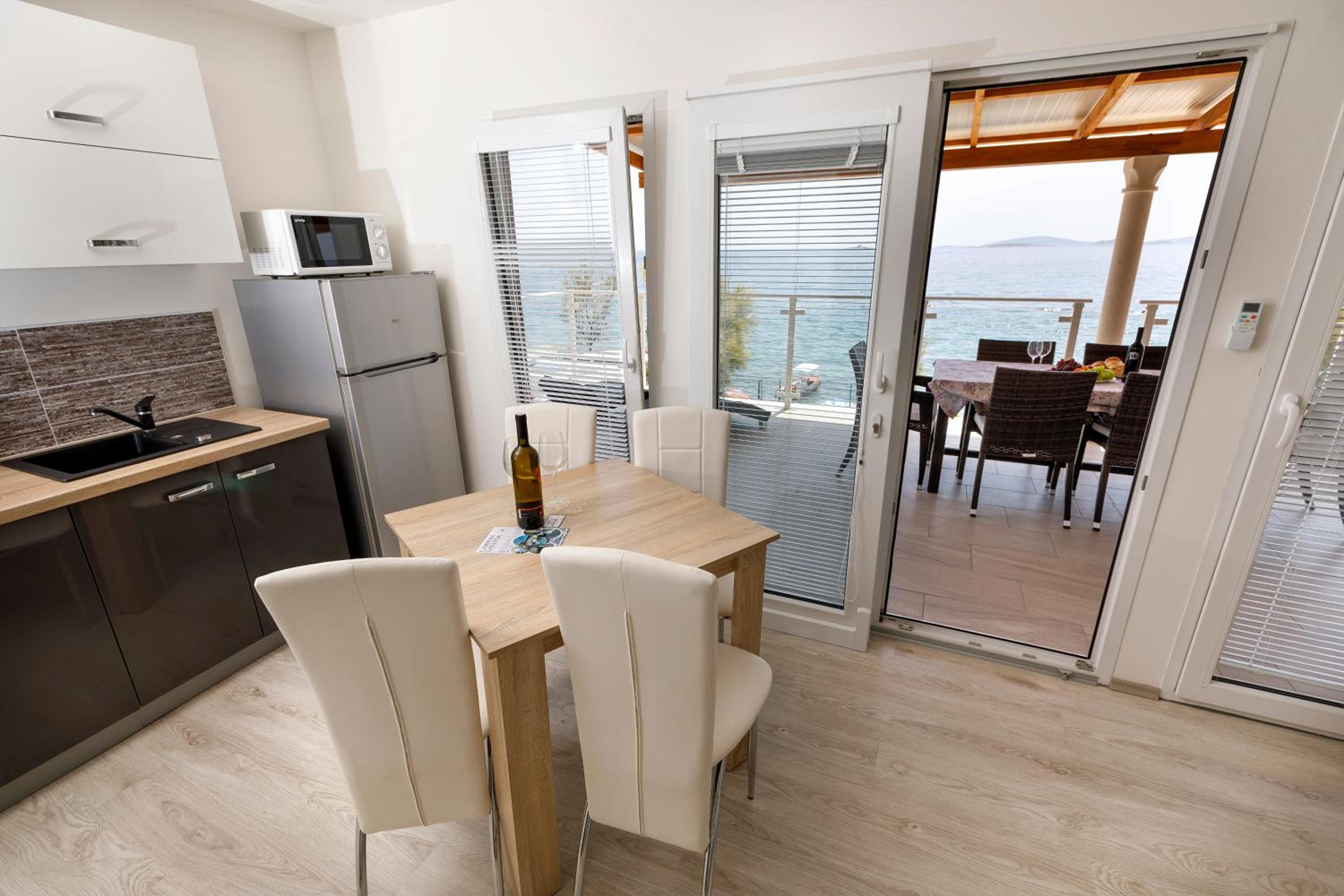 Lavanda Mobile Homes & Villas view 3