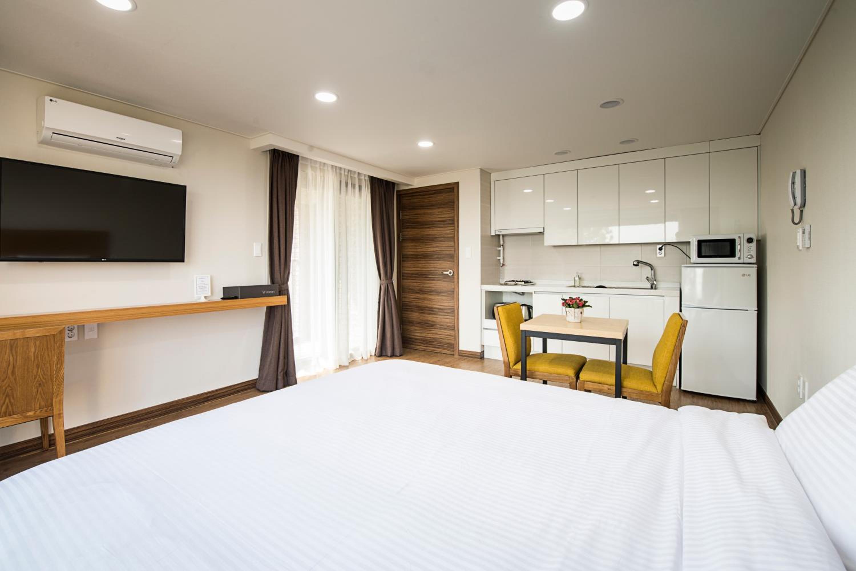 W Ocean Pension