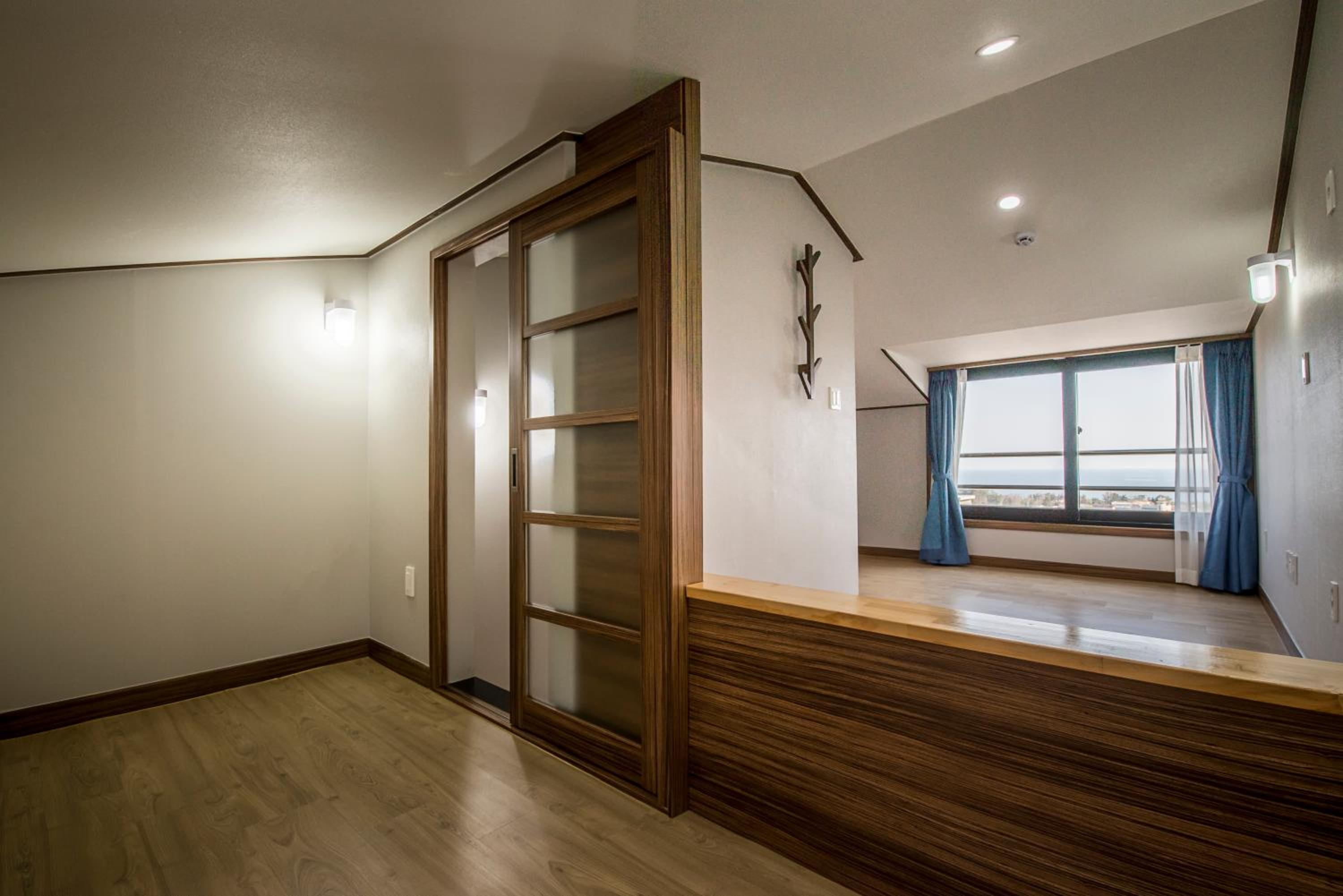 W Ocean Pension