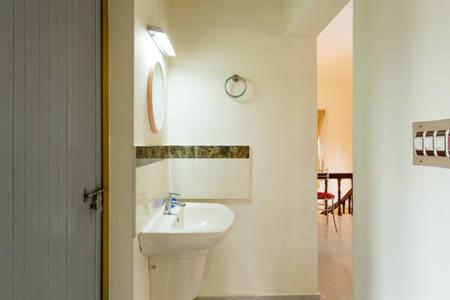 Stay at DBRA 61 Don Bosco Cross Road Vaduthala Ernakulam view 5