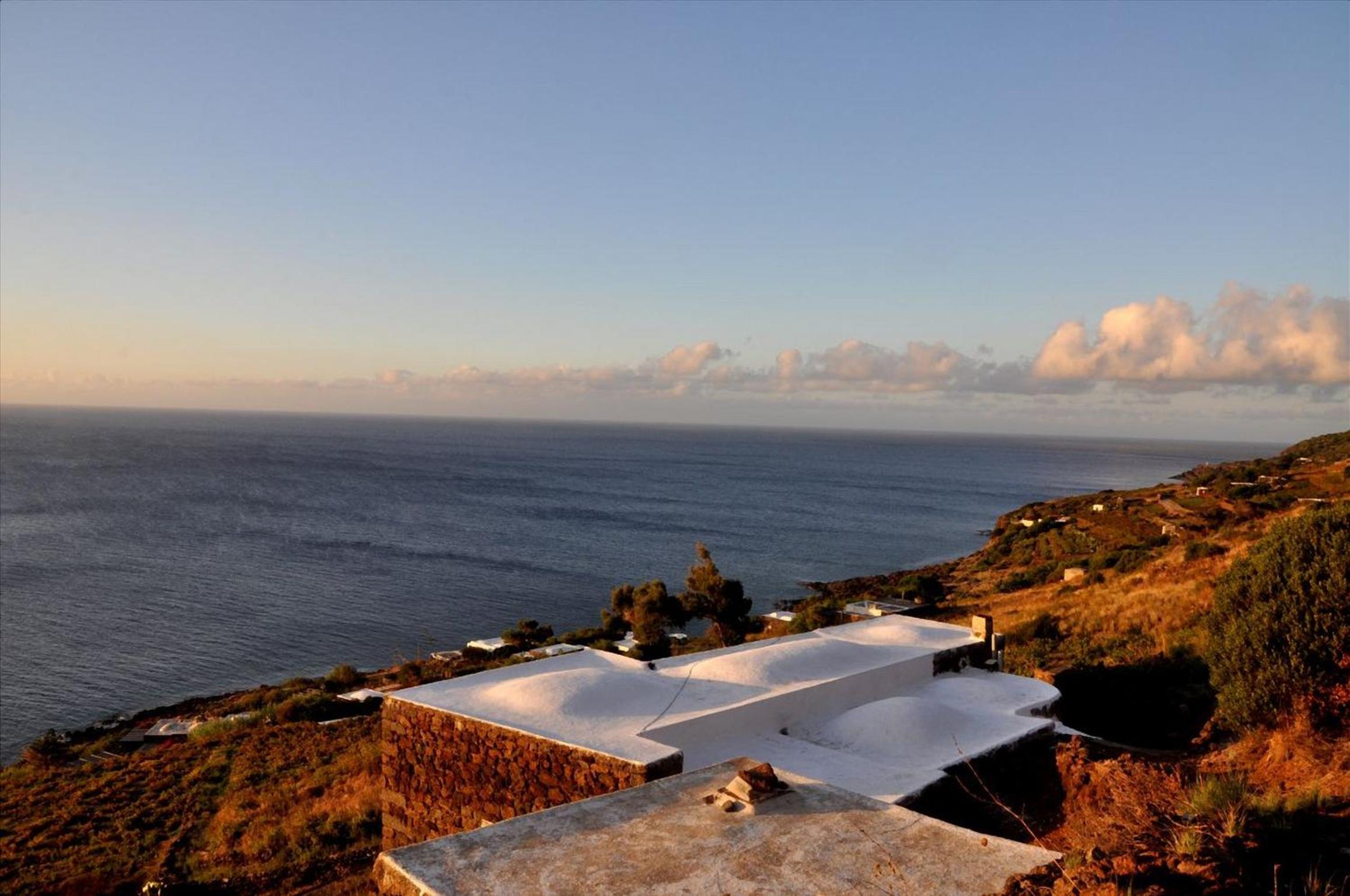 Dammuso Eurus, oasi di relax a Pantelleria