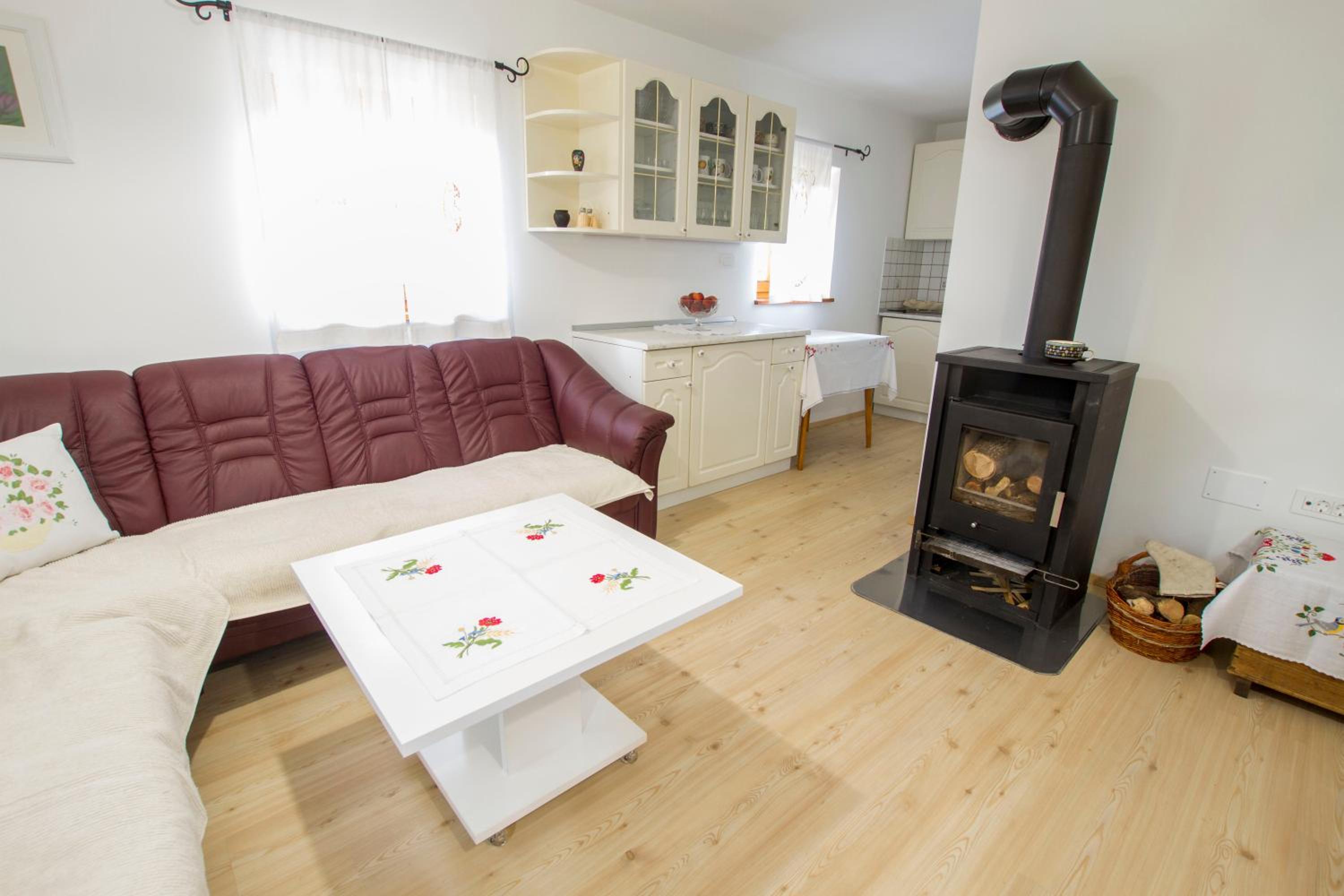 Country House Srček with Two Bedrooms and Vineyard View view 2