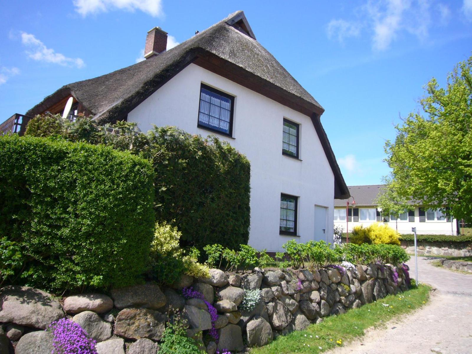 Ferienhaus Möwe, 2 Schlafzimmer, Balkon in Lancken Granitz