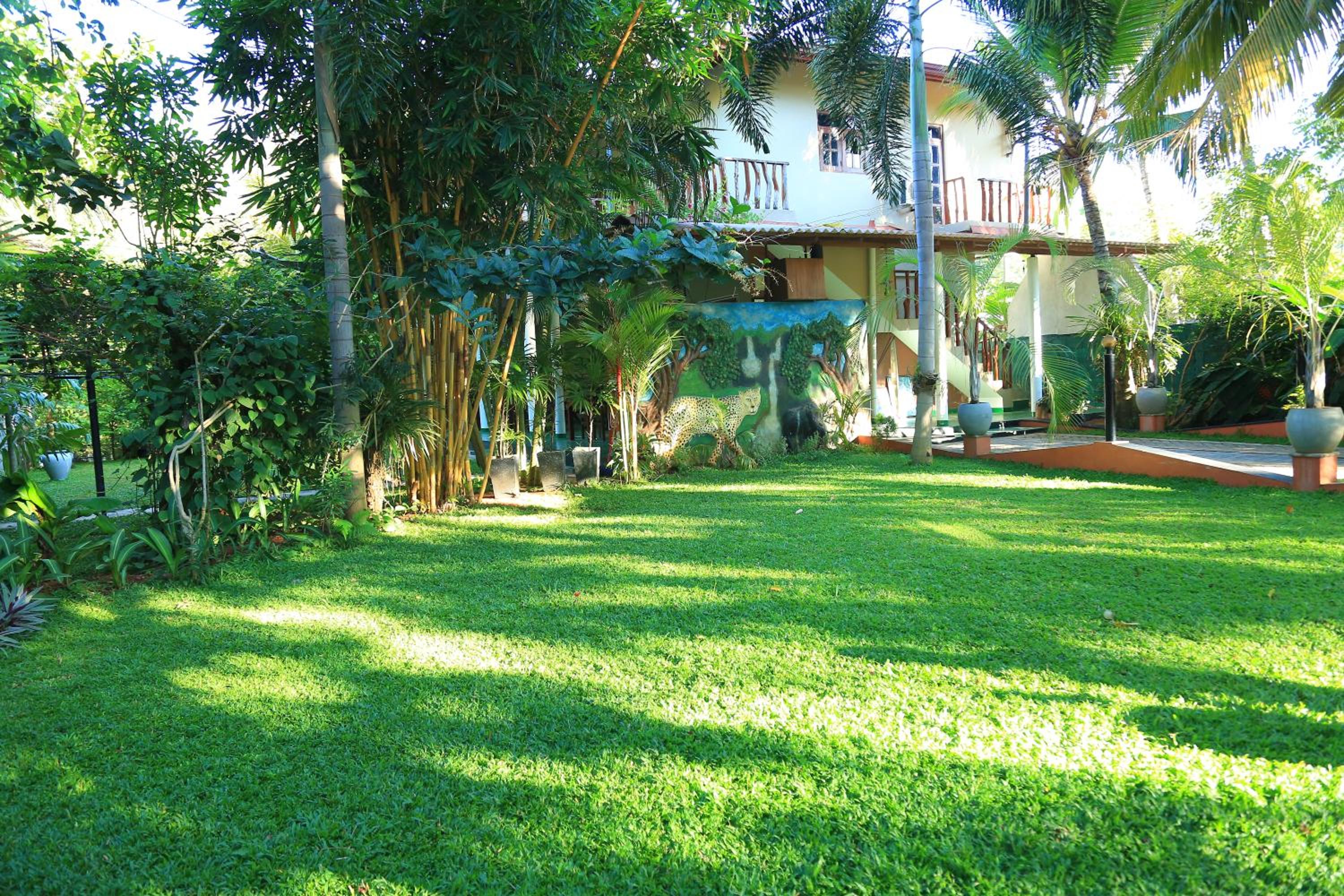 Yala River Face Inn