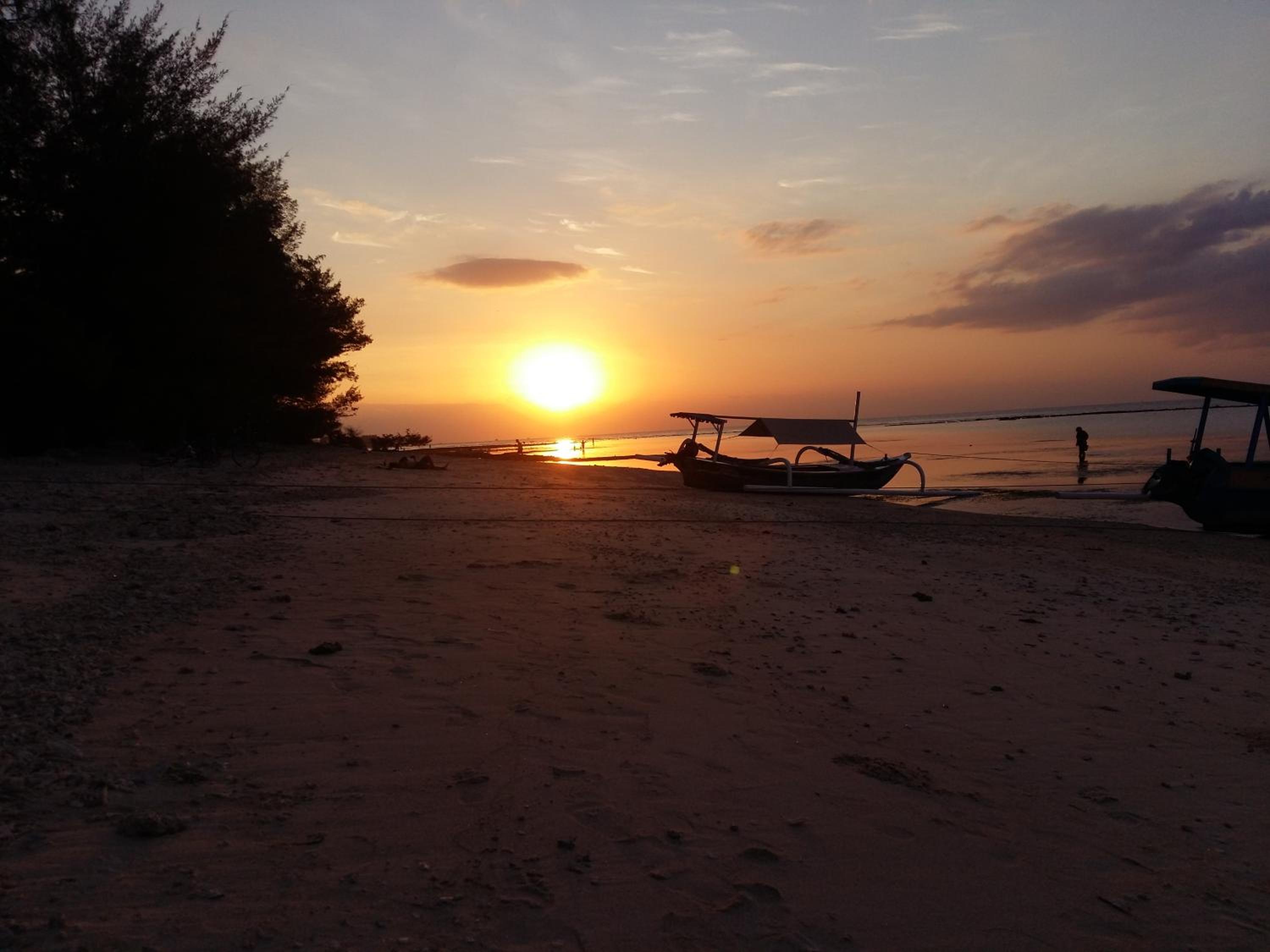 Yaya Bungalows Blue Coral view 5