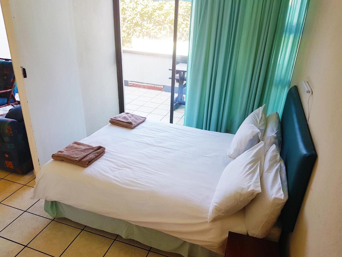 Dumela Margate Flat No 3, Margate, photo 2 of 11