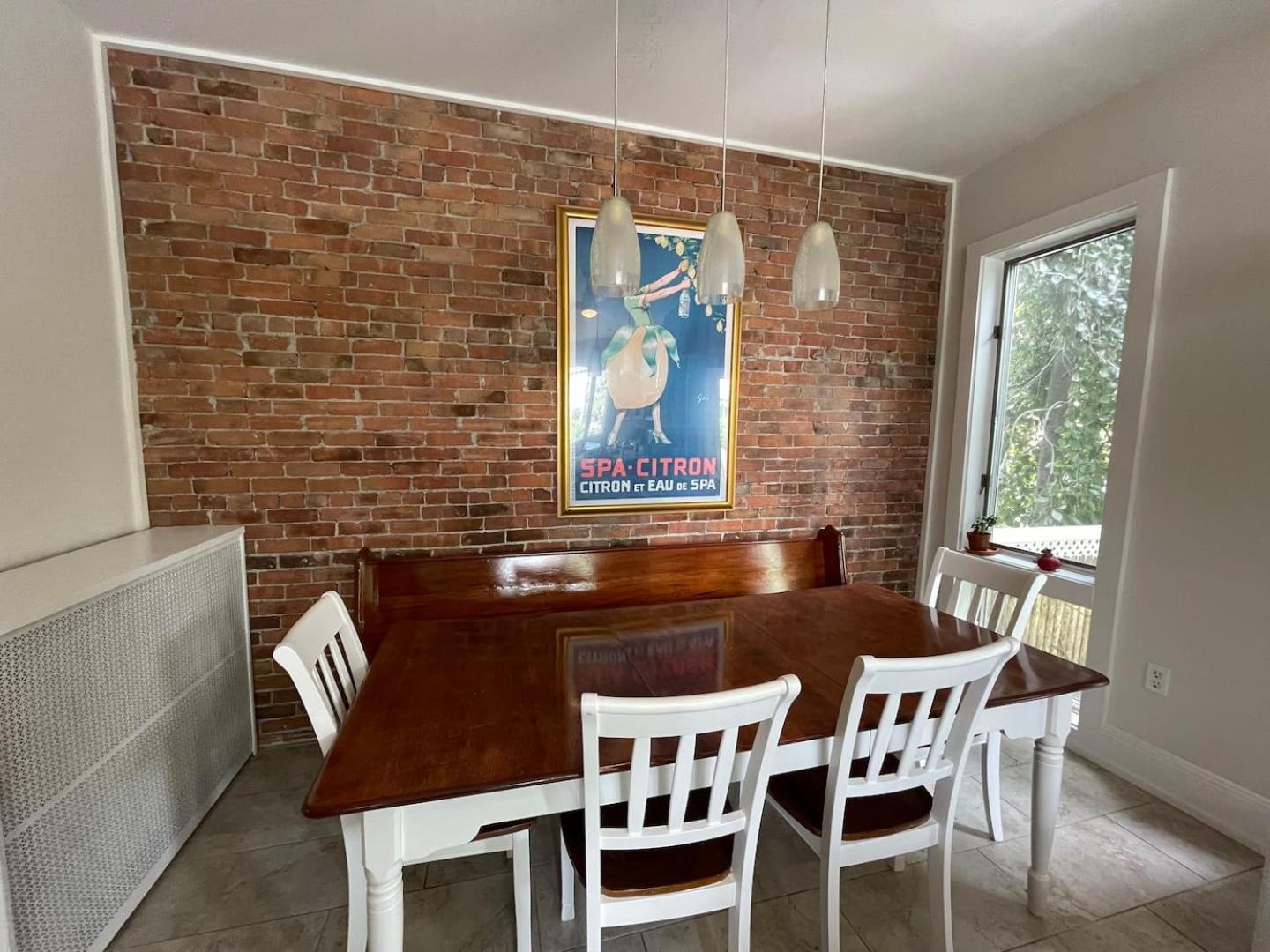 Over-sized 2levels, 3b-2ba, Victorian, Patio, Pkg