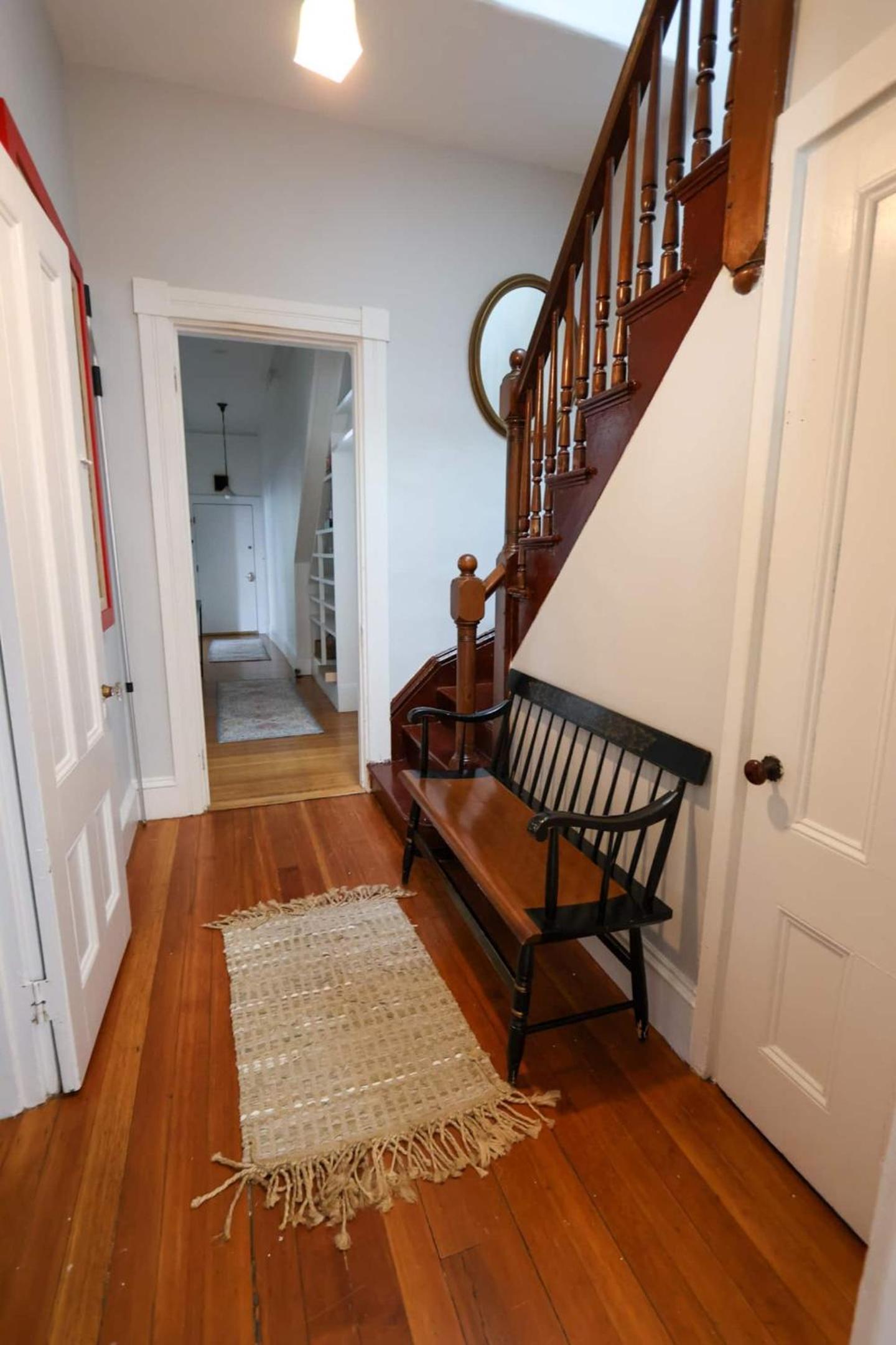 Over-sized 2levels, 3b-2ba, Victorian, Patio, Pkg