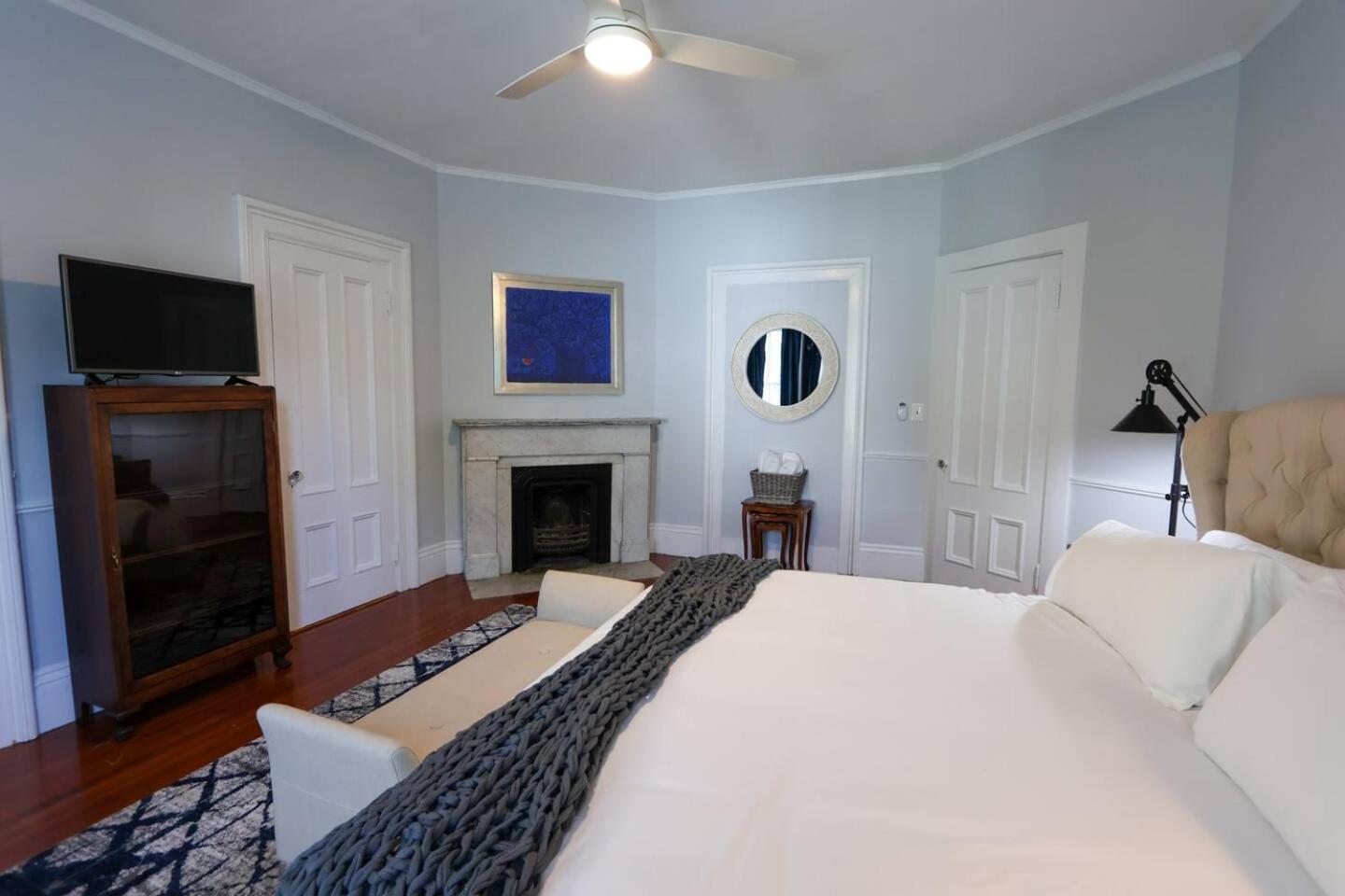 Over-sized 2levels, 3b-2ba, Victorian, Patio, Pkg