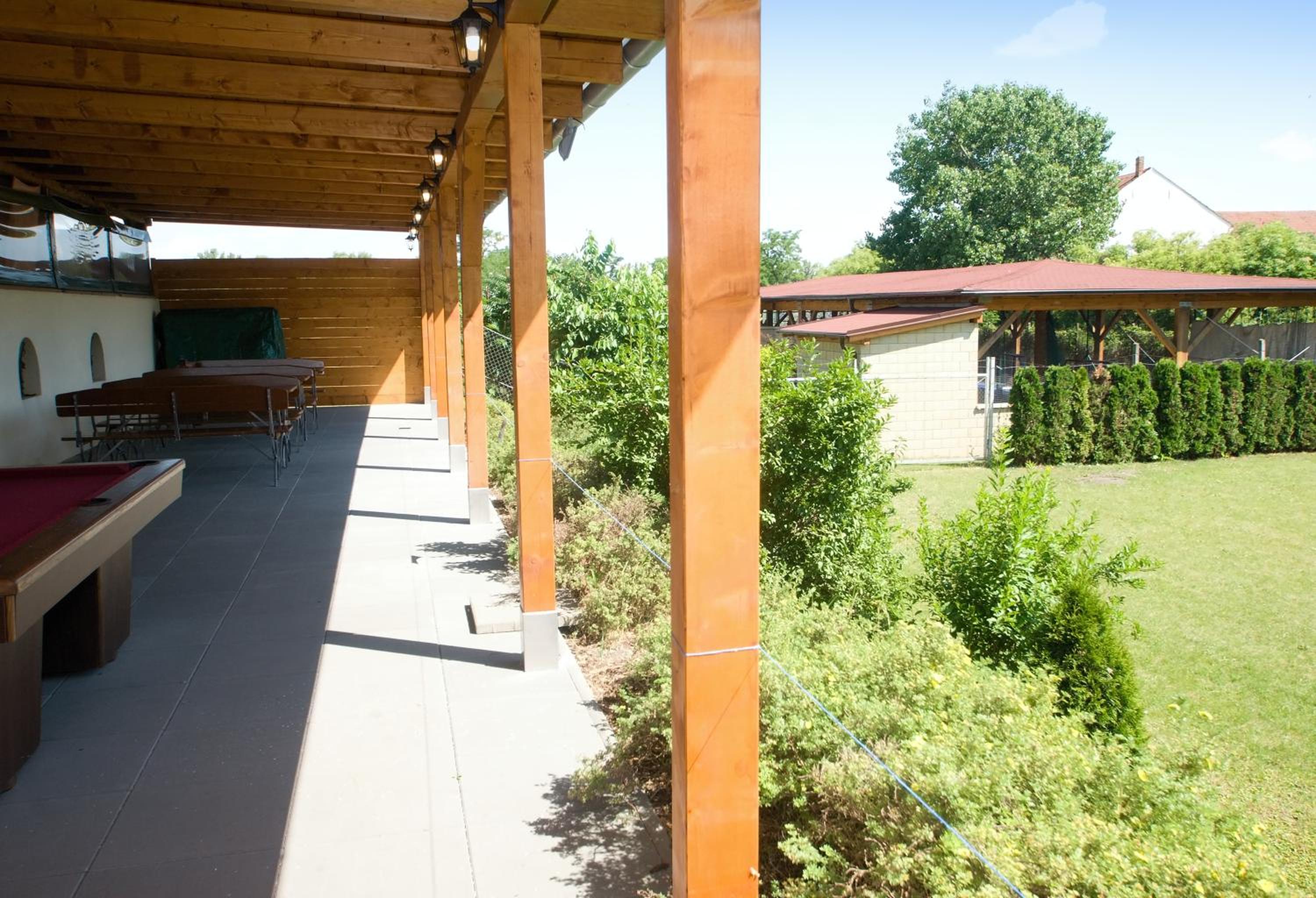 Penzion Kometa - rodinný pobyt u Novomlýnských jezer s komfortem, restaurací a dětskou zónou
