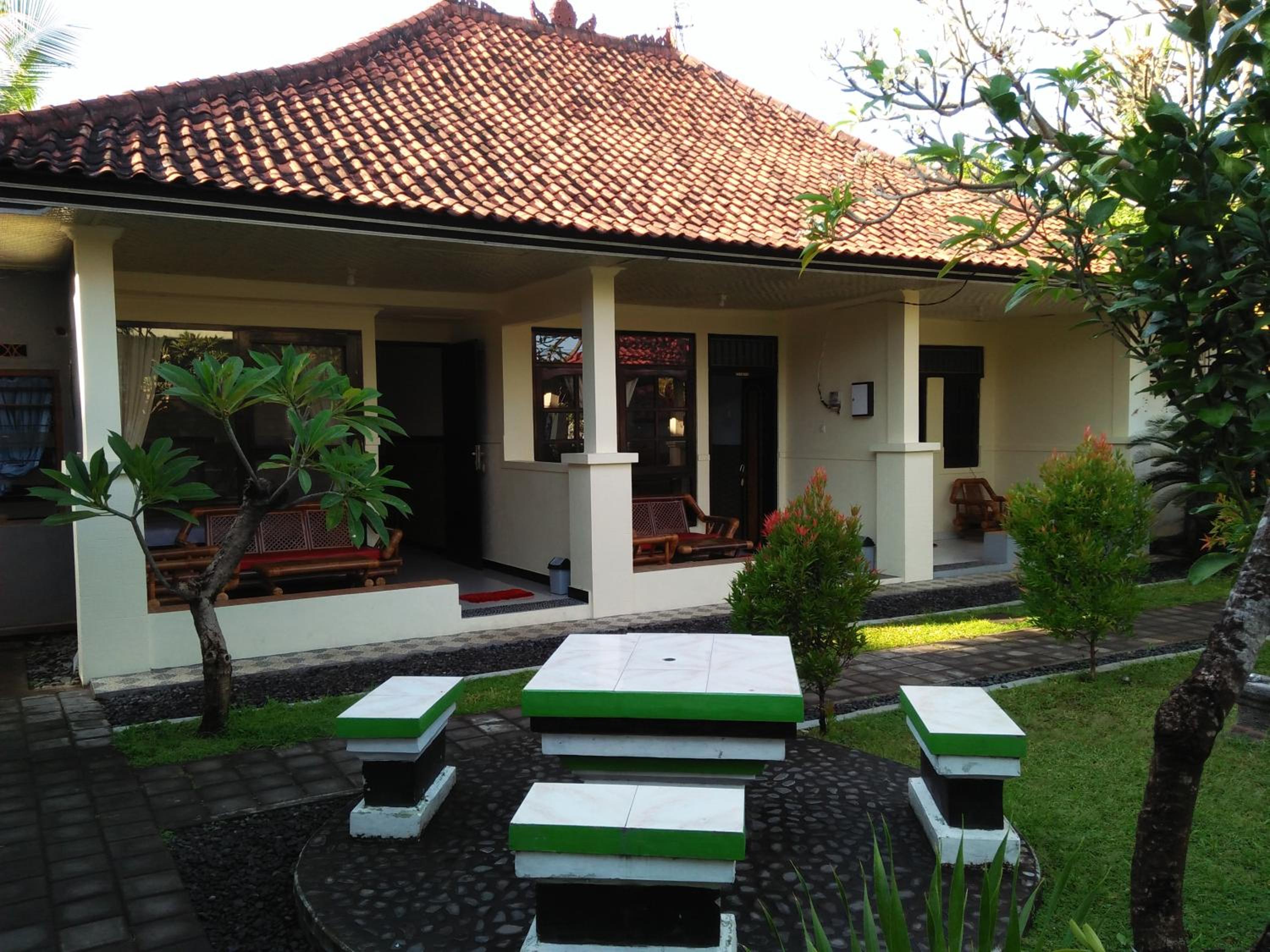 Puri Mandhara Lovina