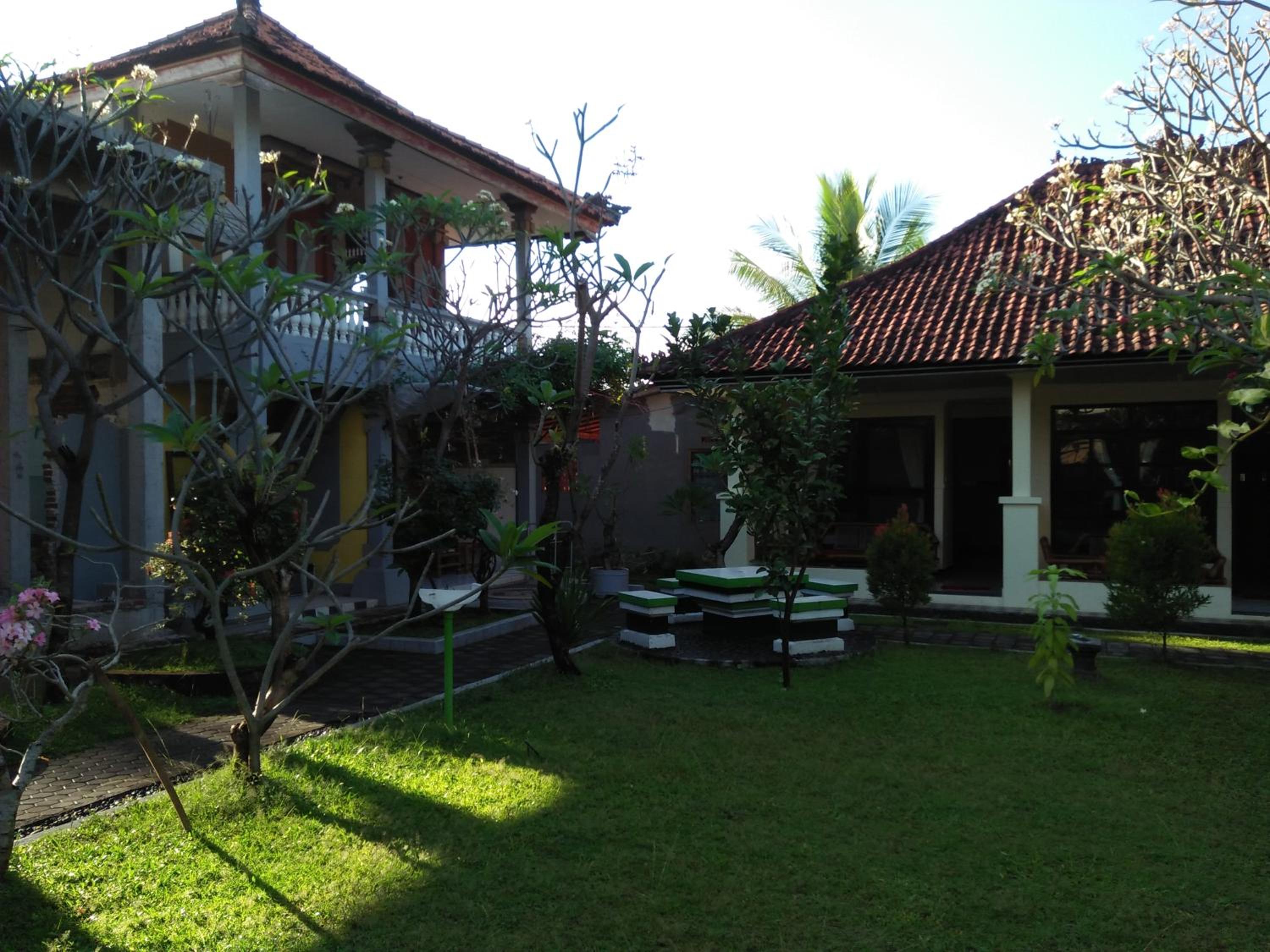 Puri Mandhara Lovina