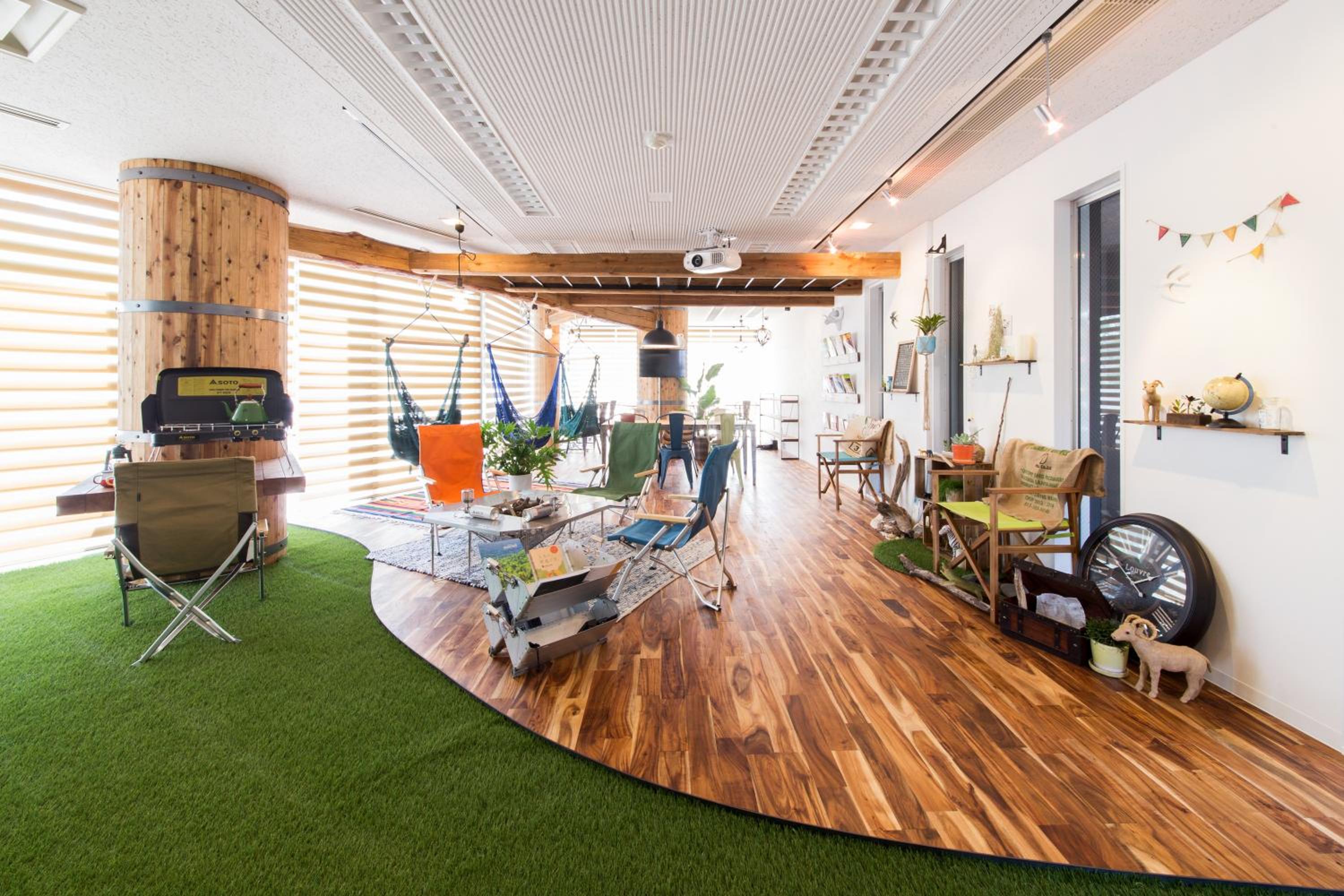 365BASE outdoor hostel