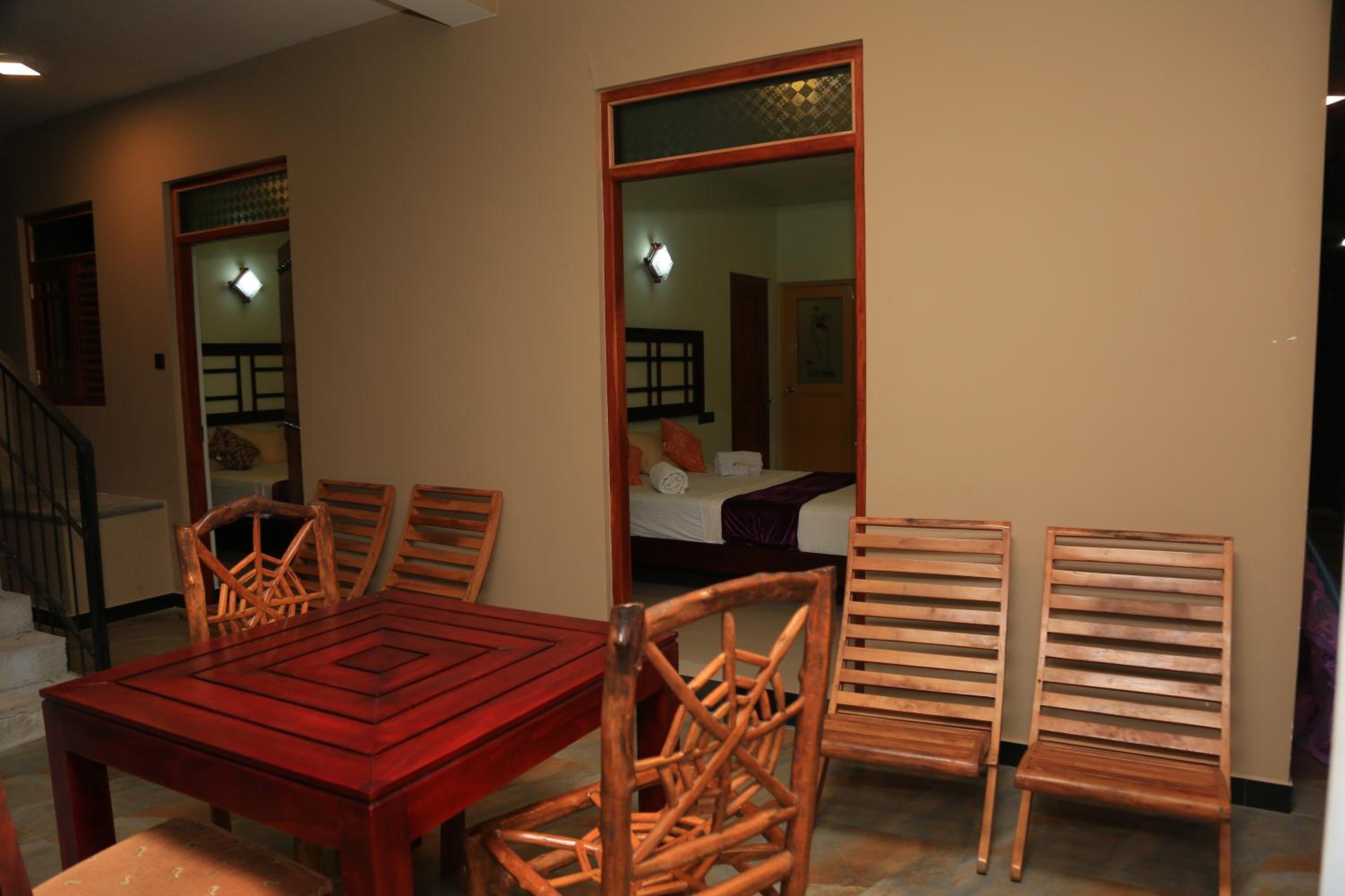Yala River Face Inn