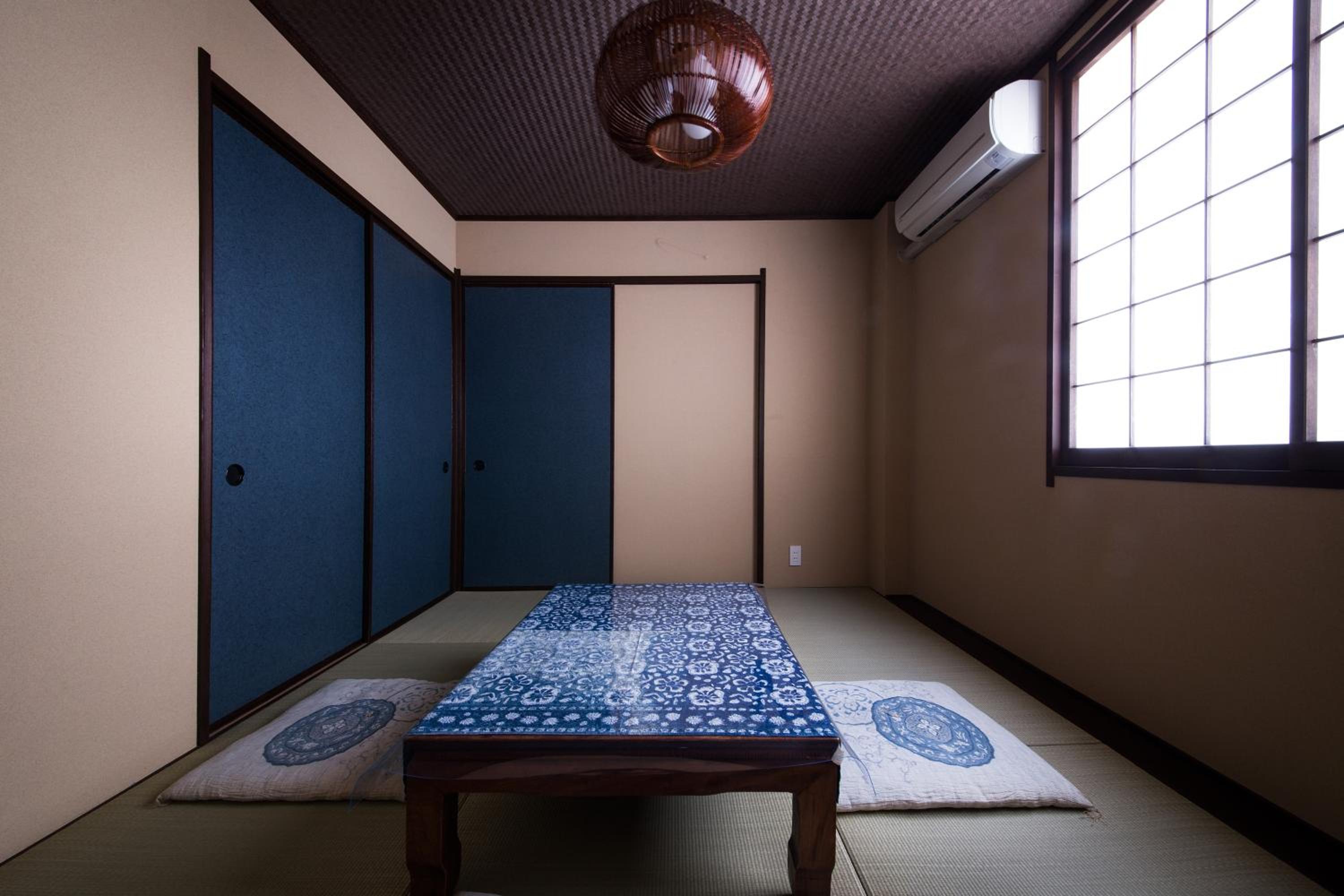 365BASE outdoor hostel