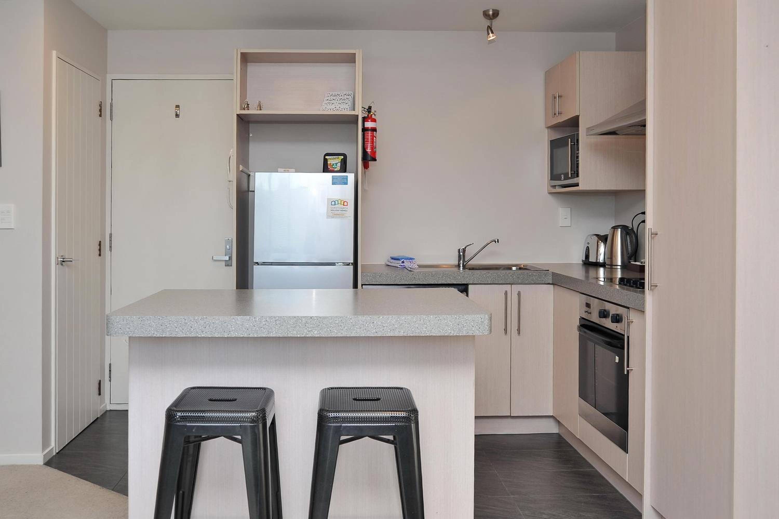 Apartment near Hagley Park with Secure Entry- Carlton Villa 3