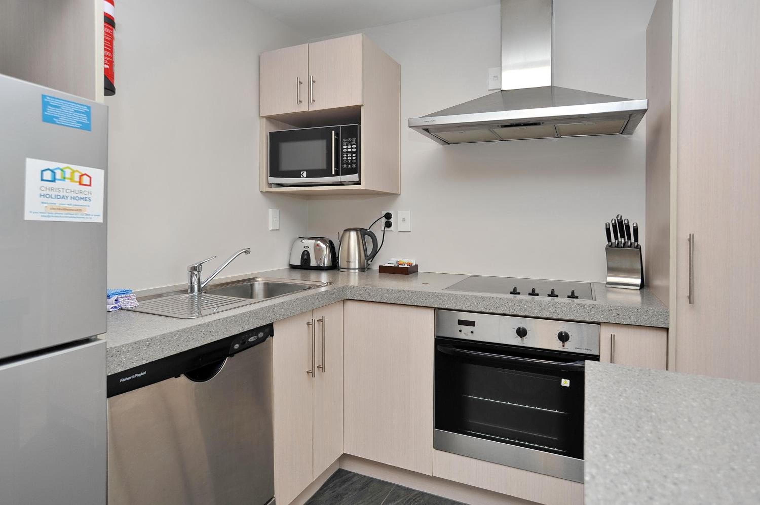 Apartment near Hagley Park with Secure Entry- Carlton Villa 3